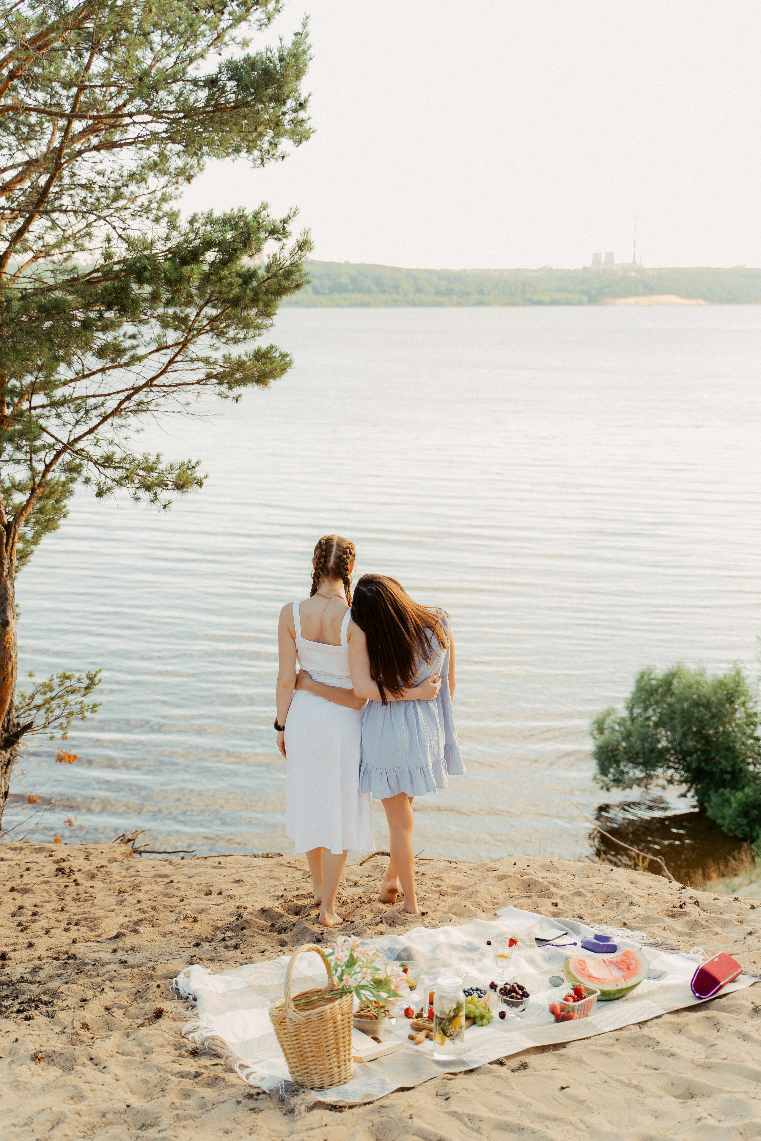 Пикник на обрыве. Фотограф Никита Анкудинов. Москва — Чебоксары — Казань