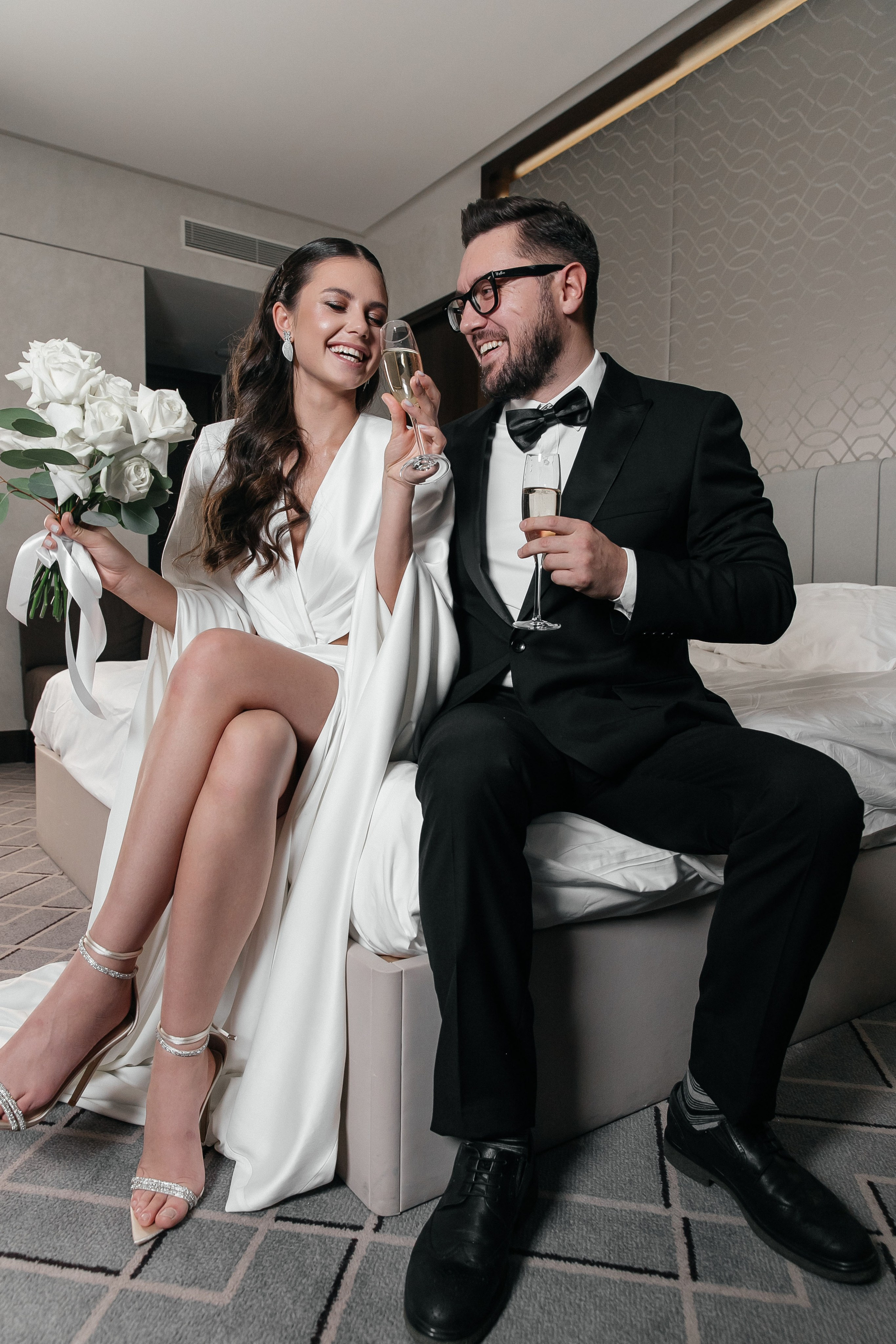 Свадебная фотосессия в отеле Hyatt Regency Moscow Petrovsky Park. Свадебный фотограф в Москве Элина Ларченкова. Фото, которые цепляют