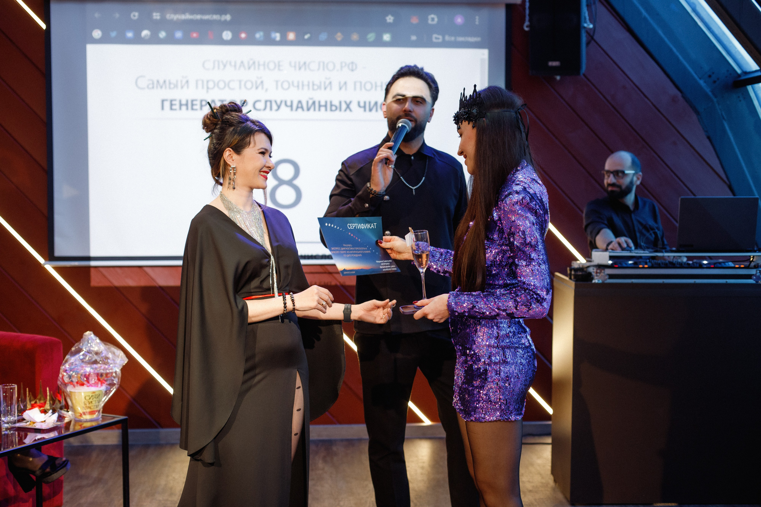 QUEEN KHV [12 ЛЕТ]. СВОИ. ФОТООТЧЕТЫ-СОБЫТИЯ-МЕСТА