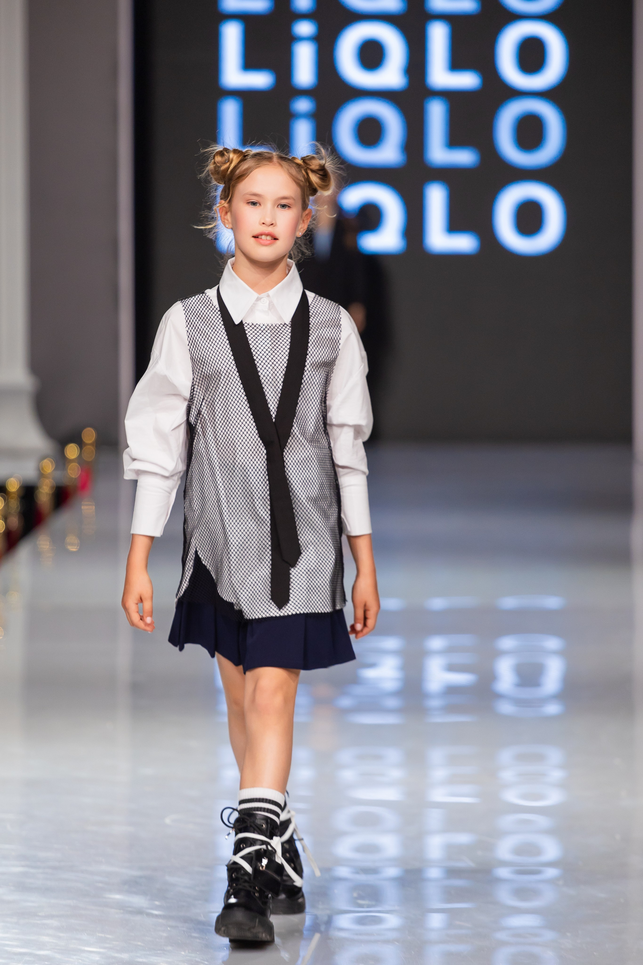 Estet Fashion Week. Photomantis