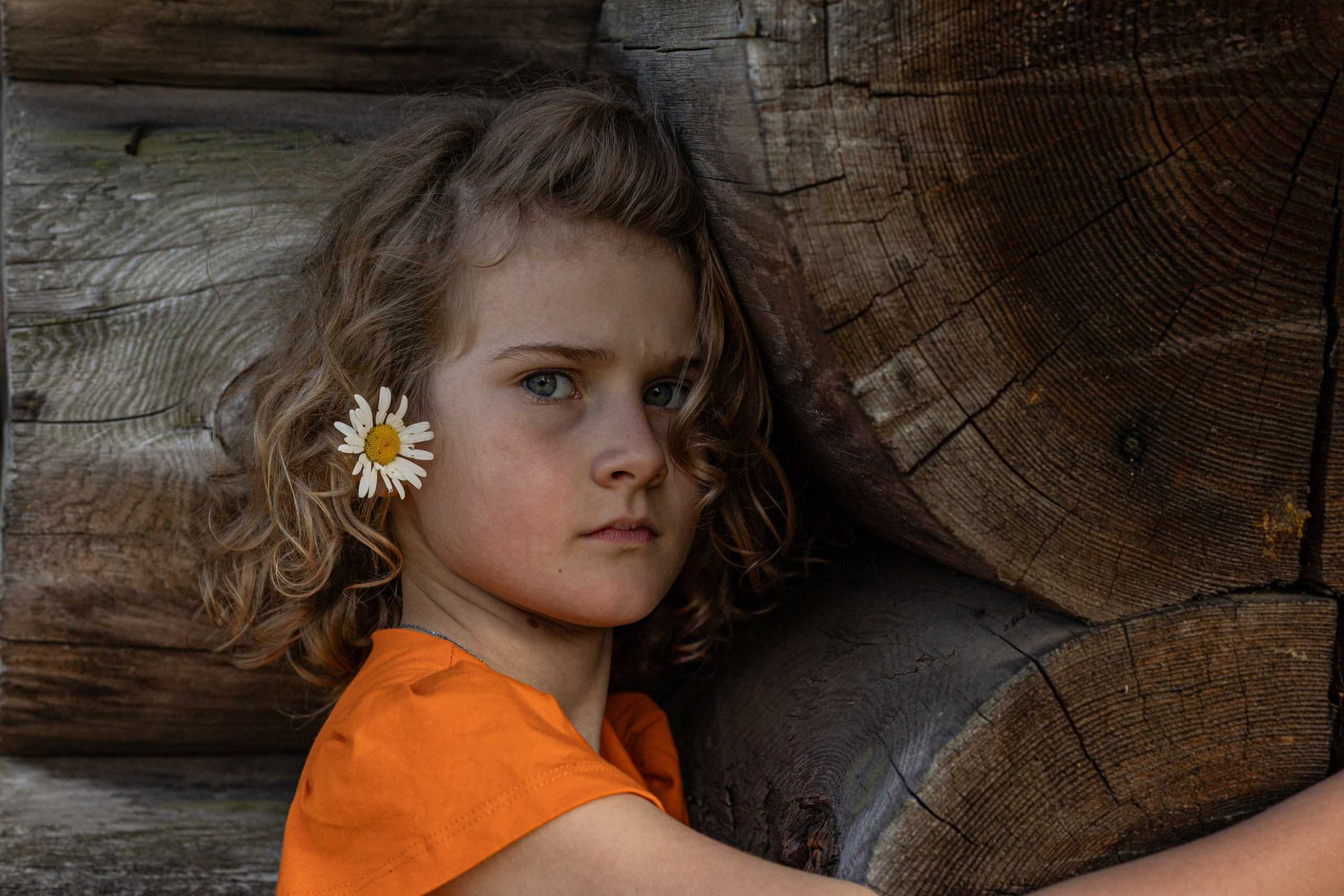 творческий и яркий женский портрет.