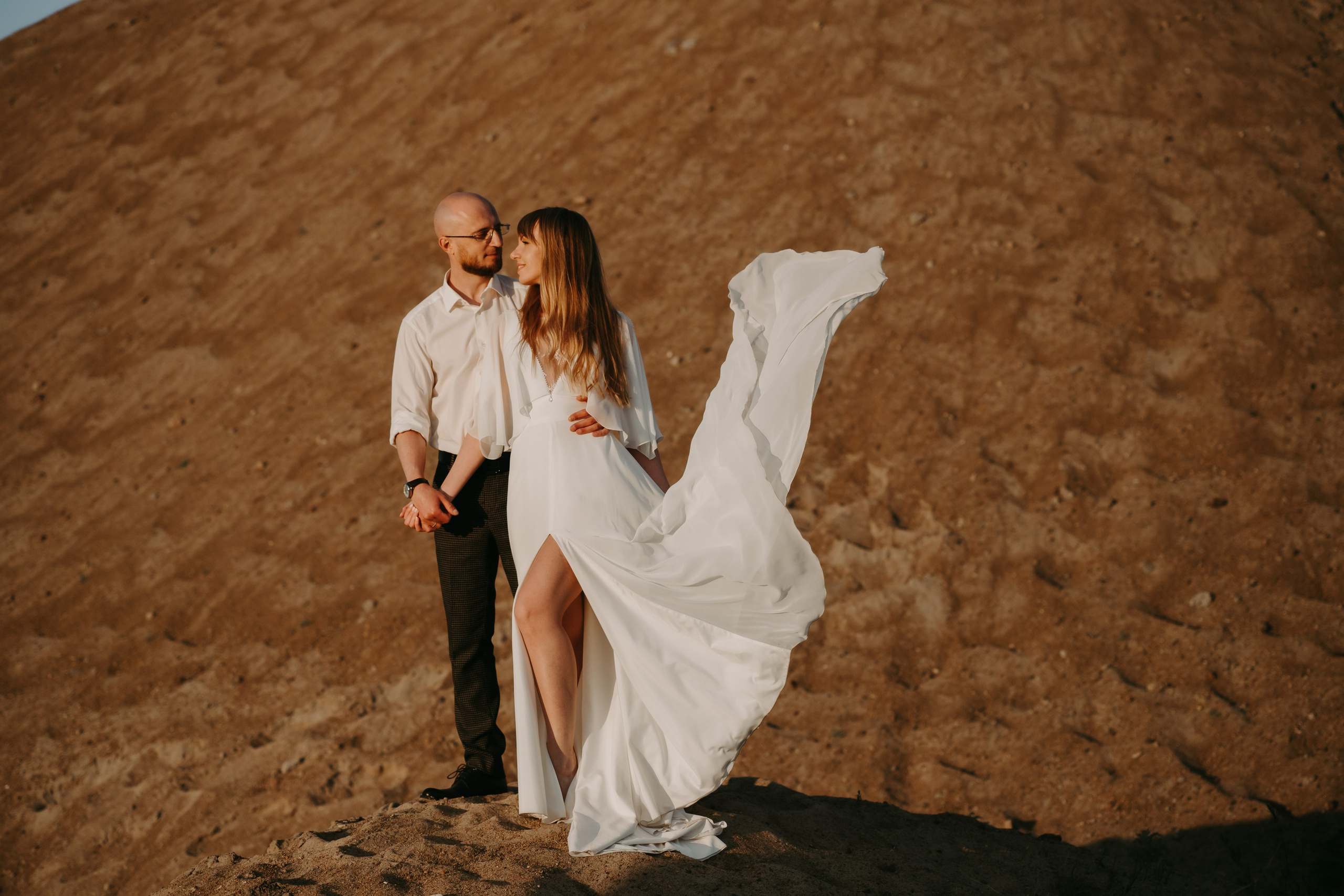 В песках на закате. Креативный и женский Фотограф Омске Наталья Лебедева