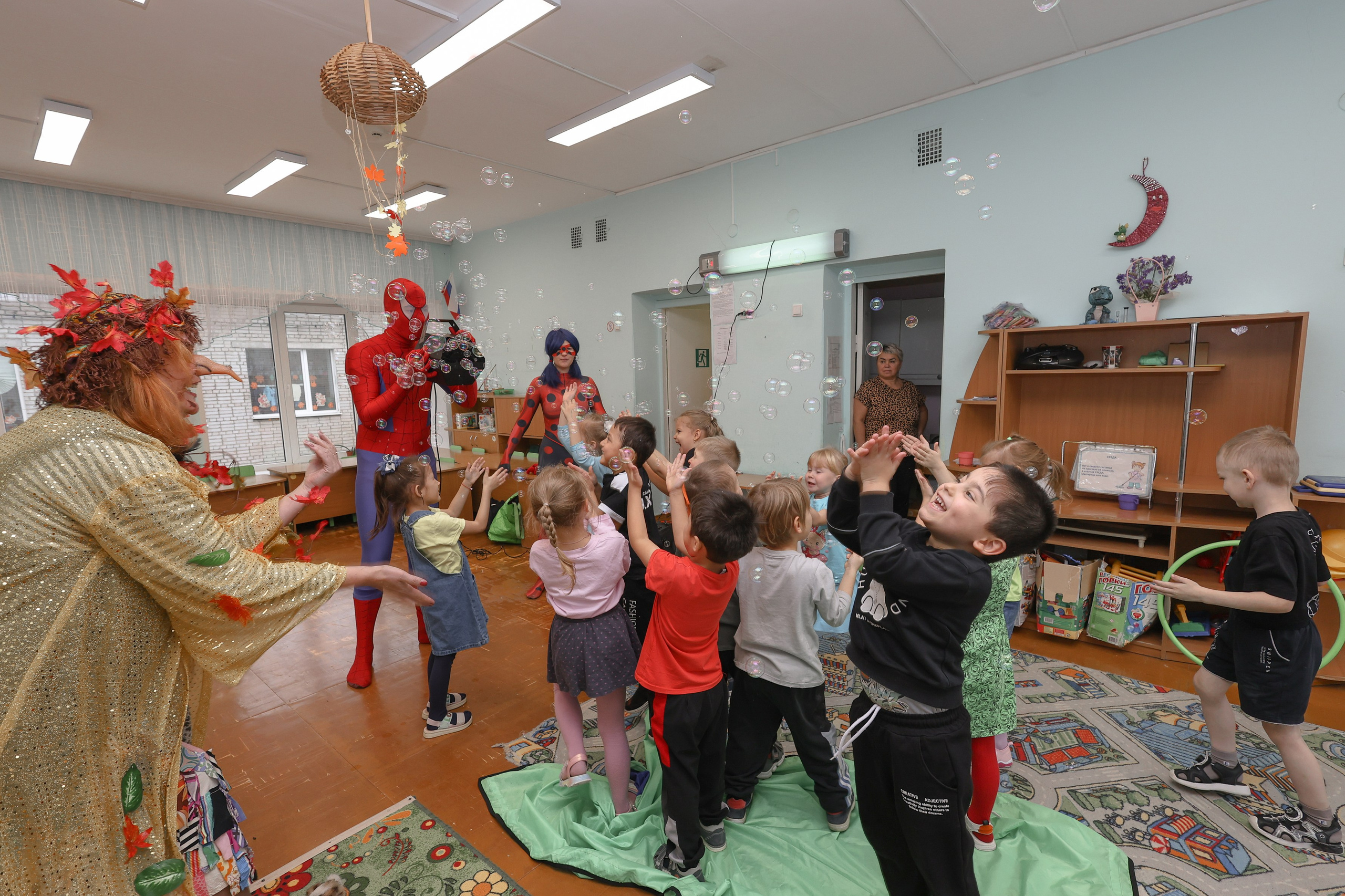 Детский день рождения с Человеком-пауком и Леди Баг