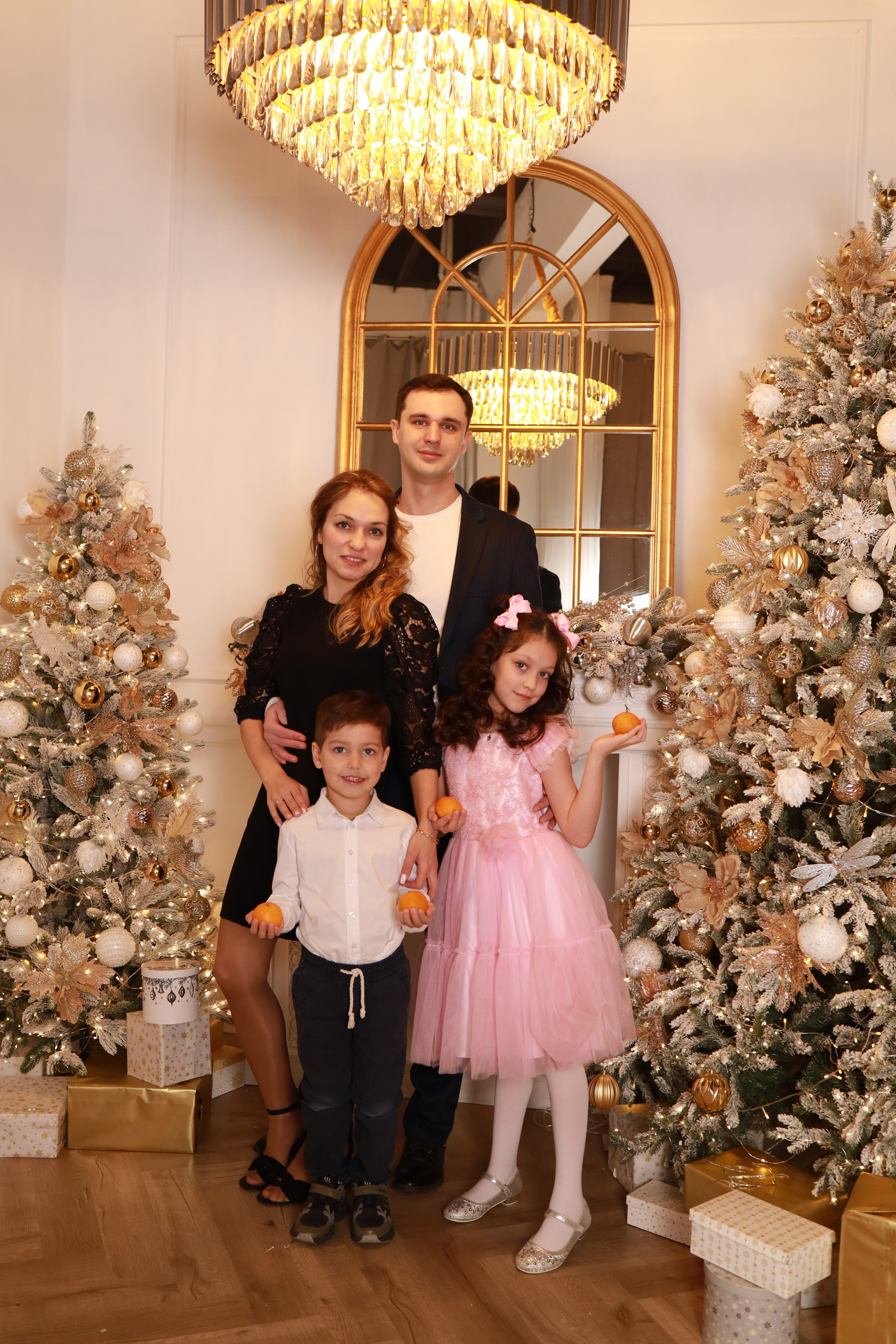 Семейная фотосессия в студии Blanca. Иванова Ирина Свадебный и семейный фотограф г. Уфа