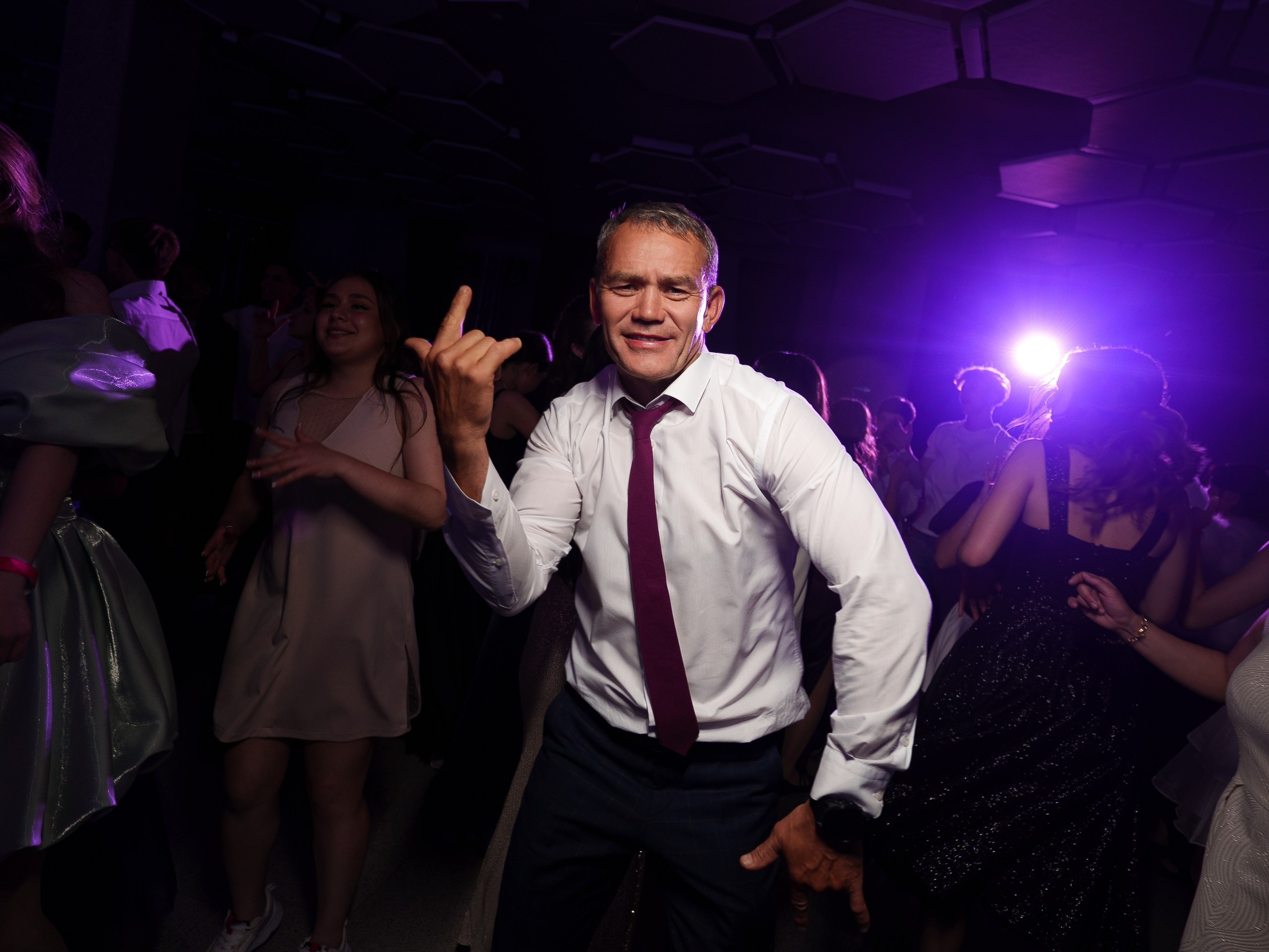 Фотограф на выпускной в Уфе — съёмка в Конгресс-холле для гимназии № 39