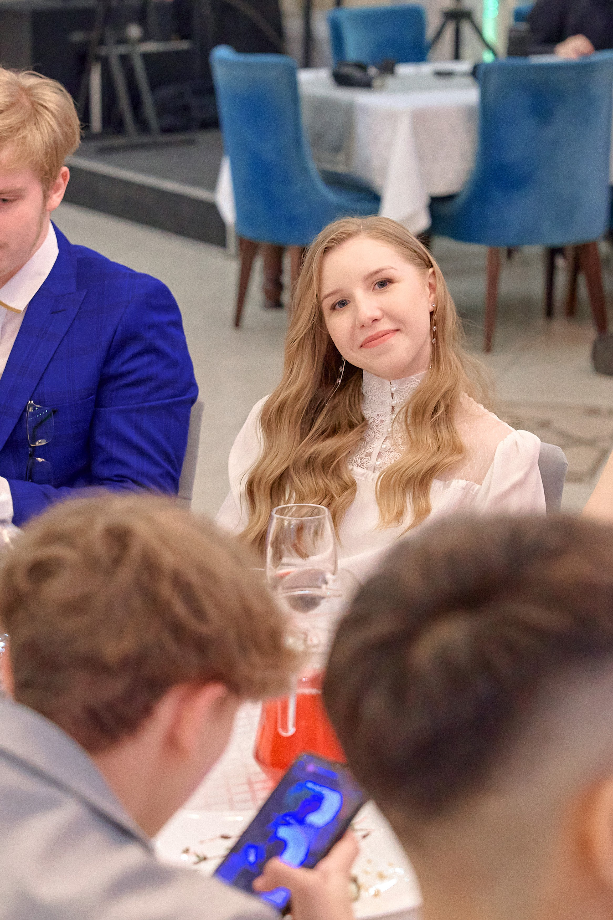 Портфолио репортажной фотосъёмки: Выпускной в ресторане «Император». Фотограф Яковлев Роман — Красноярск