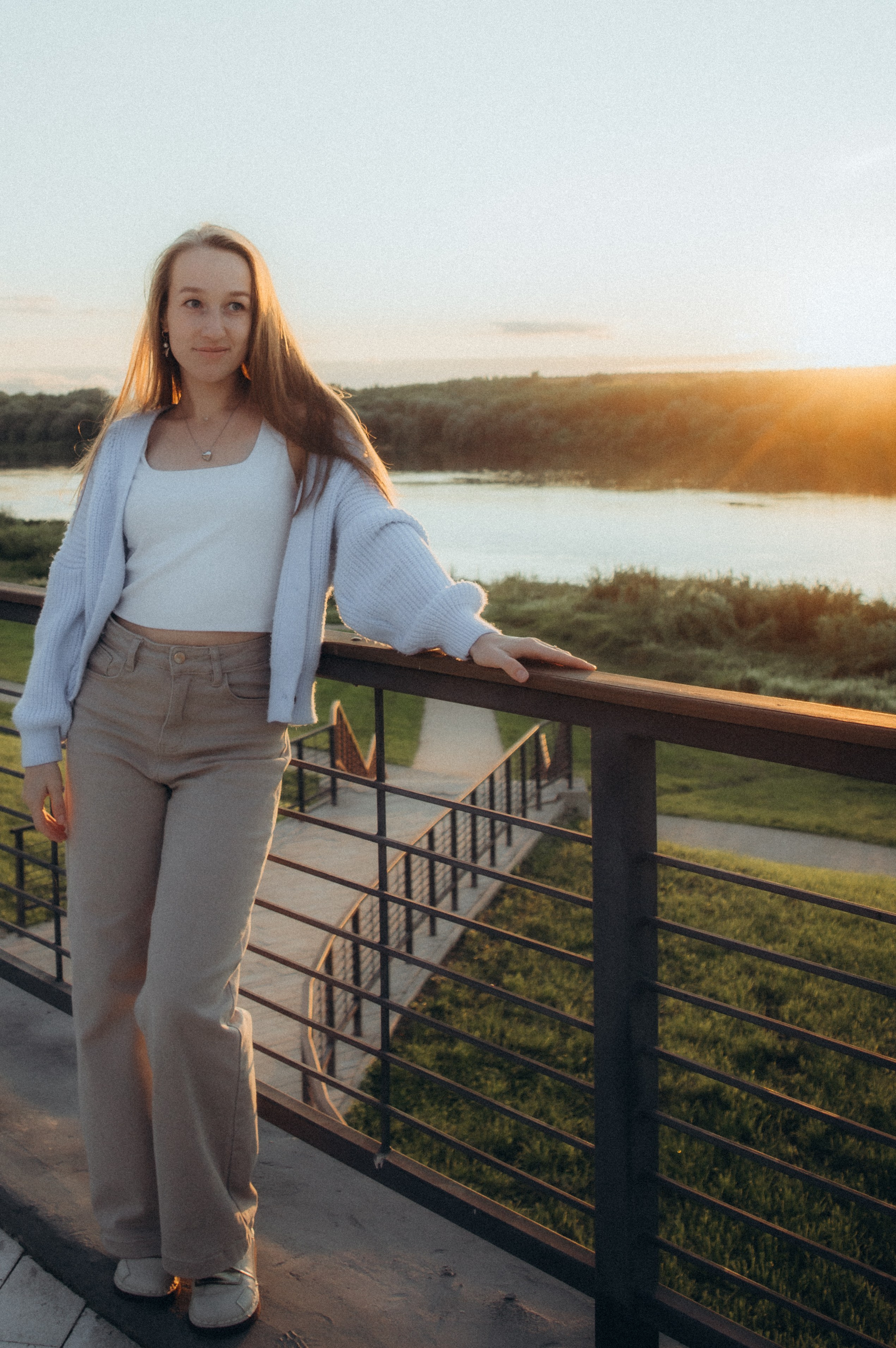Катя. Индивидуальная фотосессия на набережной. Юлия Левада Семейный и женский фотограф