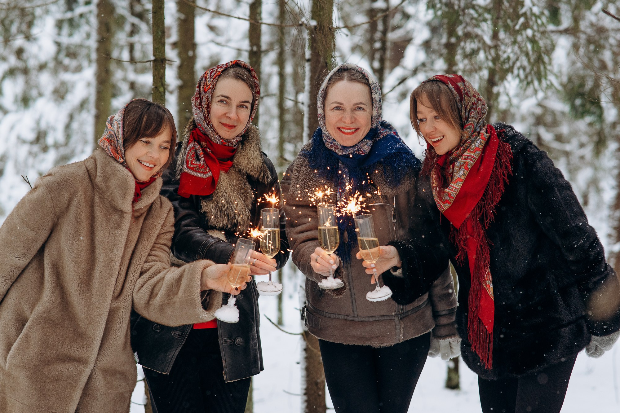 Зимняя групповая фотосессия в лесу. Свадебный и репортажный фотограф в Ярославле Евгений Сальников