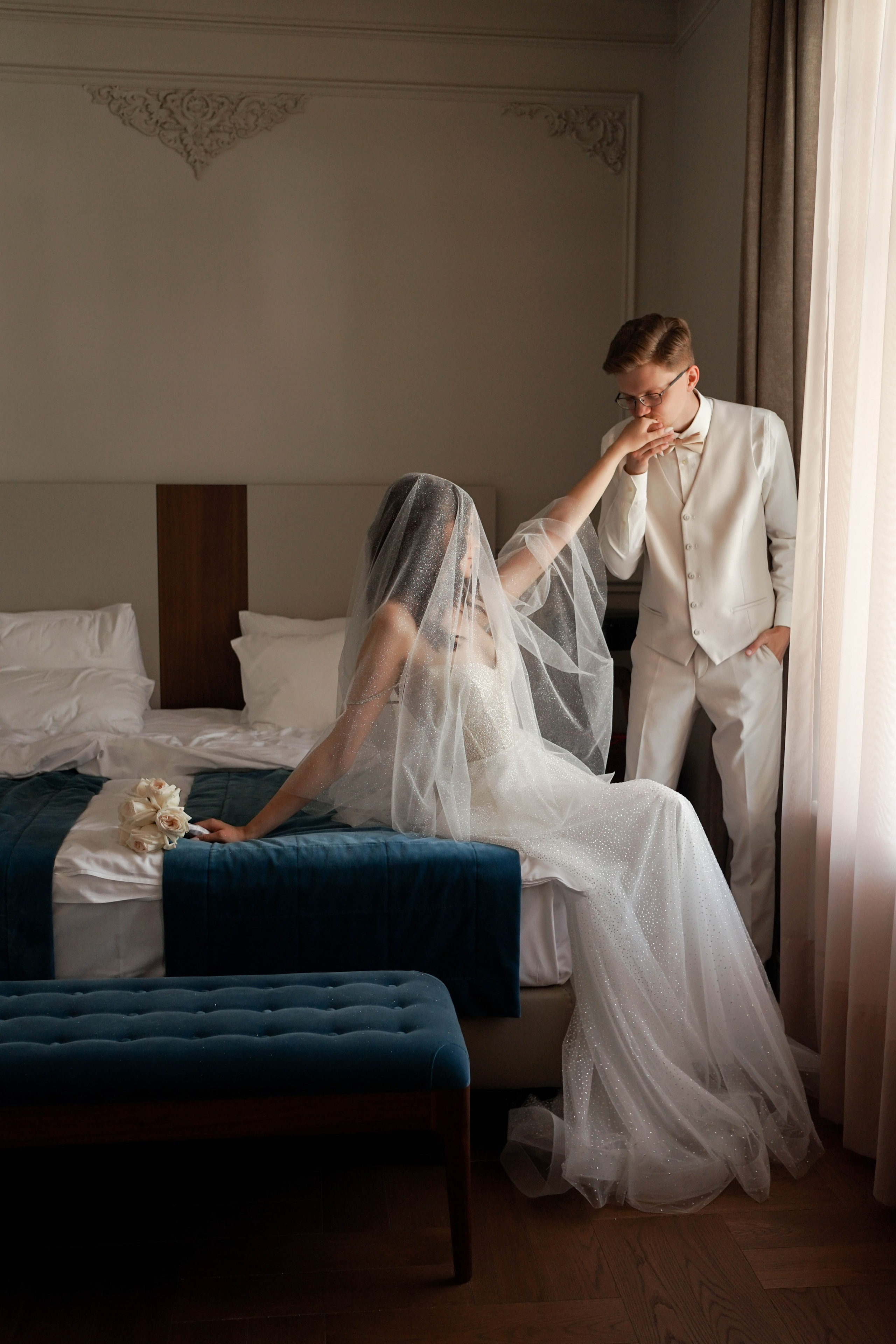 Яна и Никита: сборы в отеле, регистрация и банкет. Фотограф в Иркутске