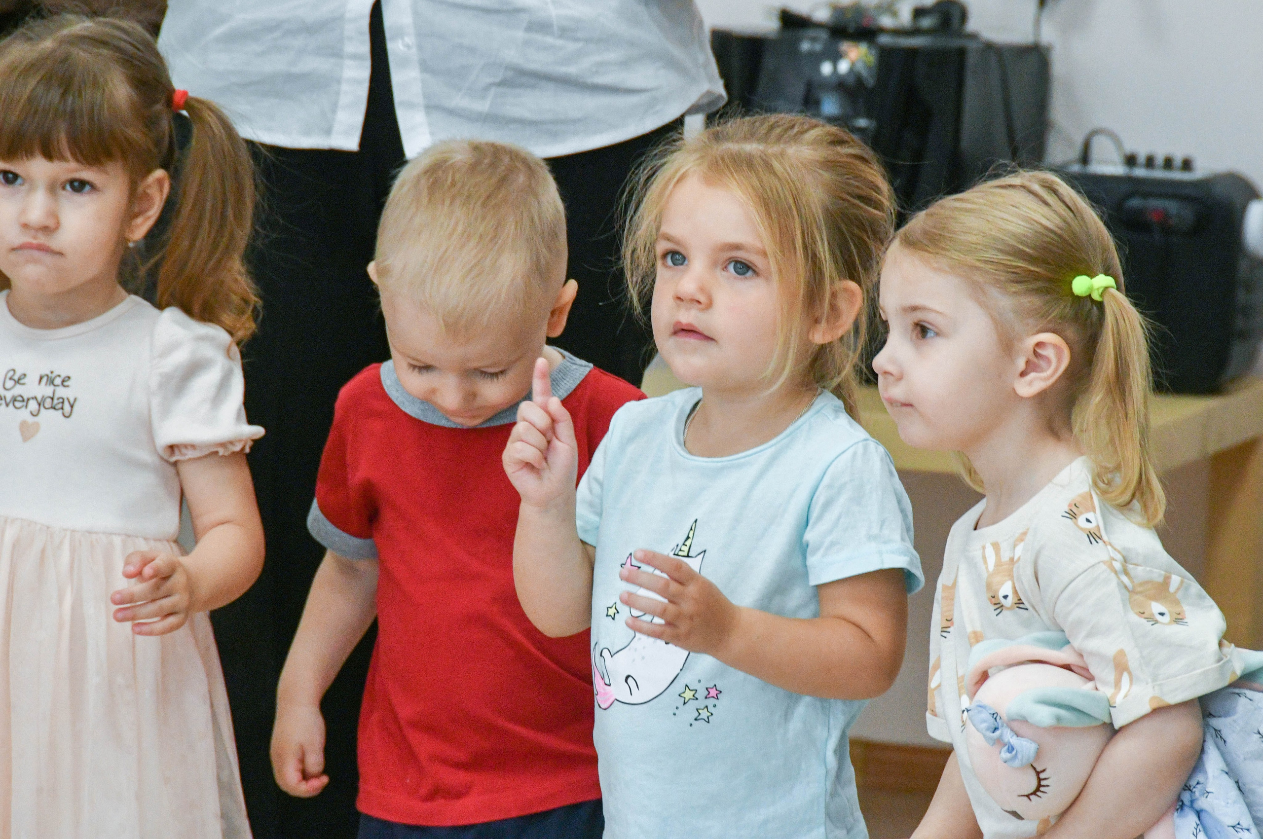 2023 г. День дошкольного работника и прогулка. Репортажный и детский фотограф в Новосибирске
