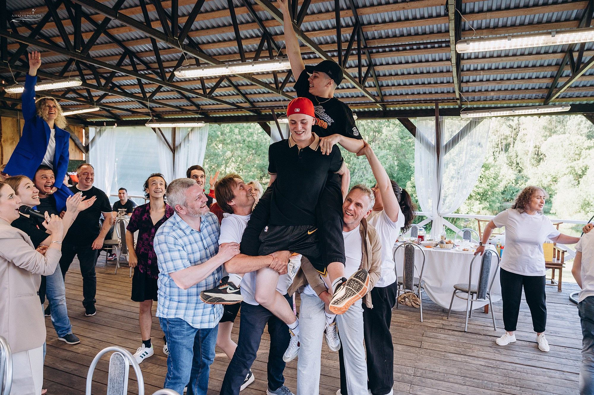 Школьный фотограф в Дубне Талдоме Кимрах. Свадебный фотограф в Дубне Алексей Фонарёв