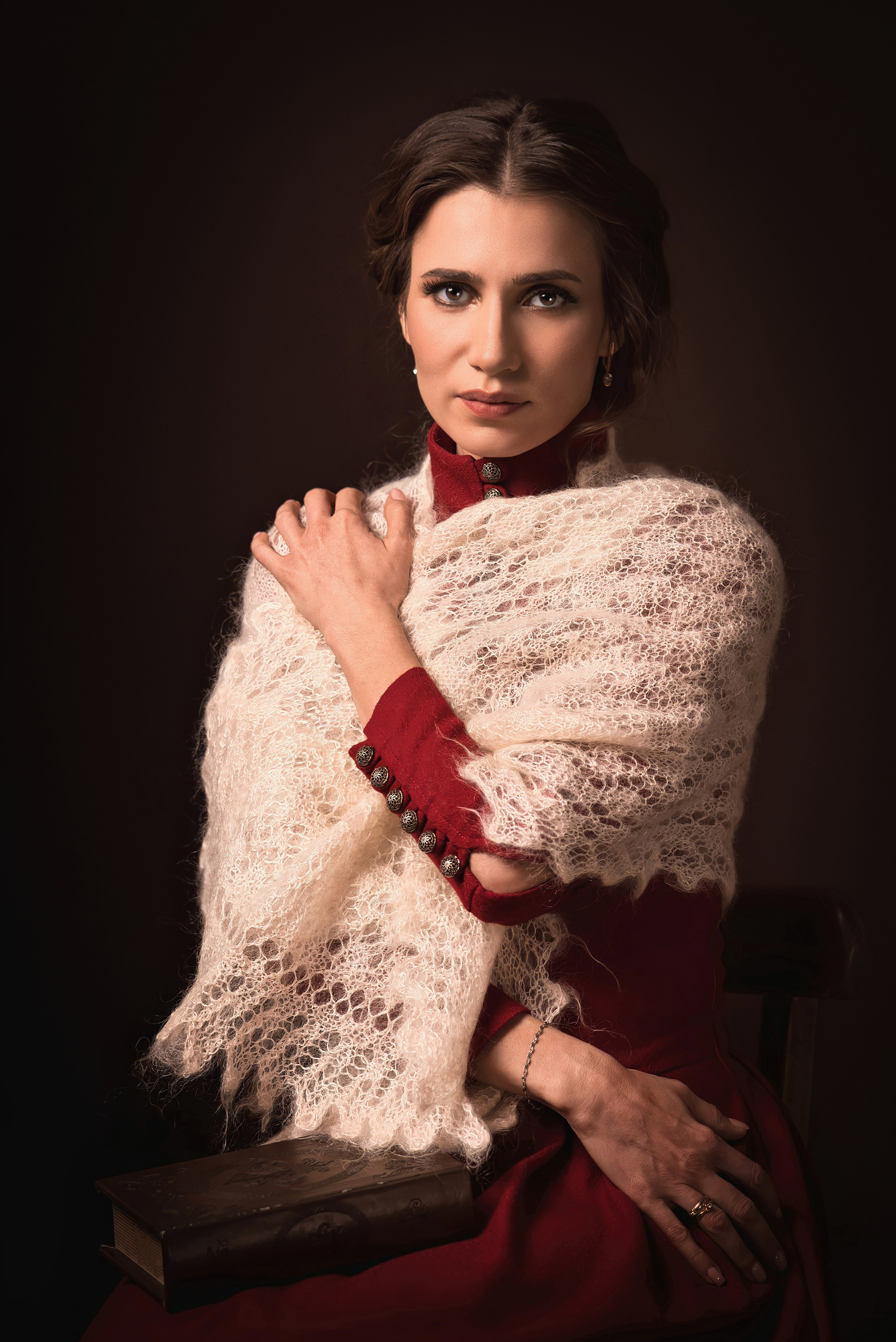 В шали. Фотограф Денис Кривопусков