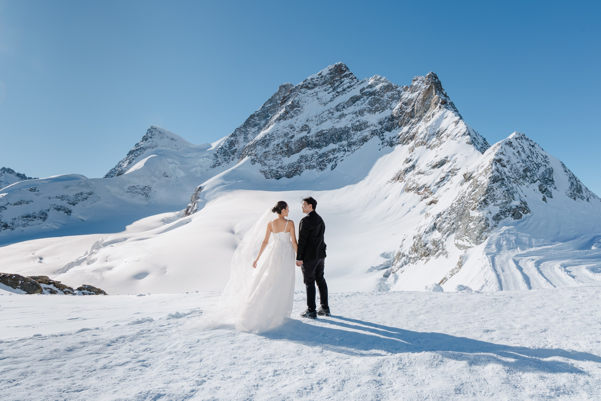 Sugar & V (Jungfraujoch). Photographer in Interlaken area