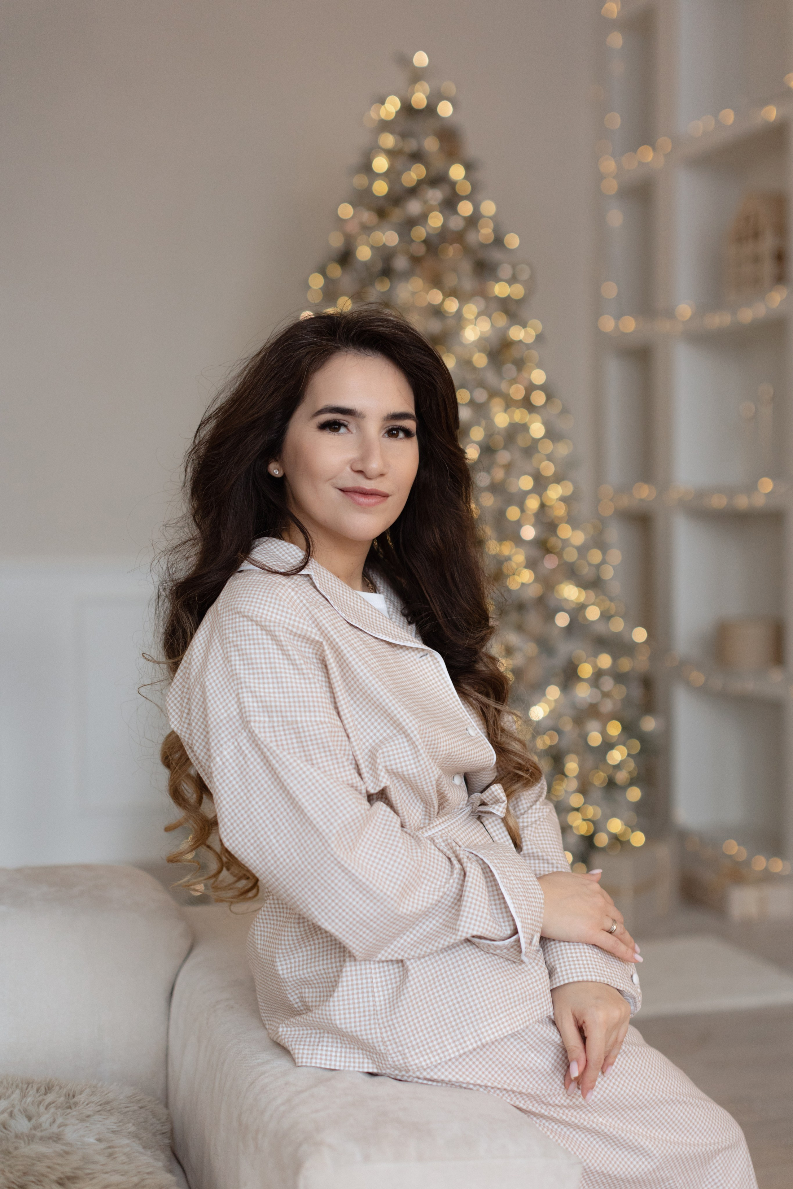 Новогодняя съемка в Историях (Большой зал). Фотограф беременности и новорожденных в Красноярске Вета Ланская
