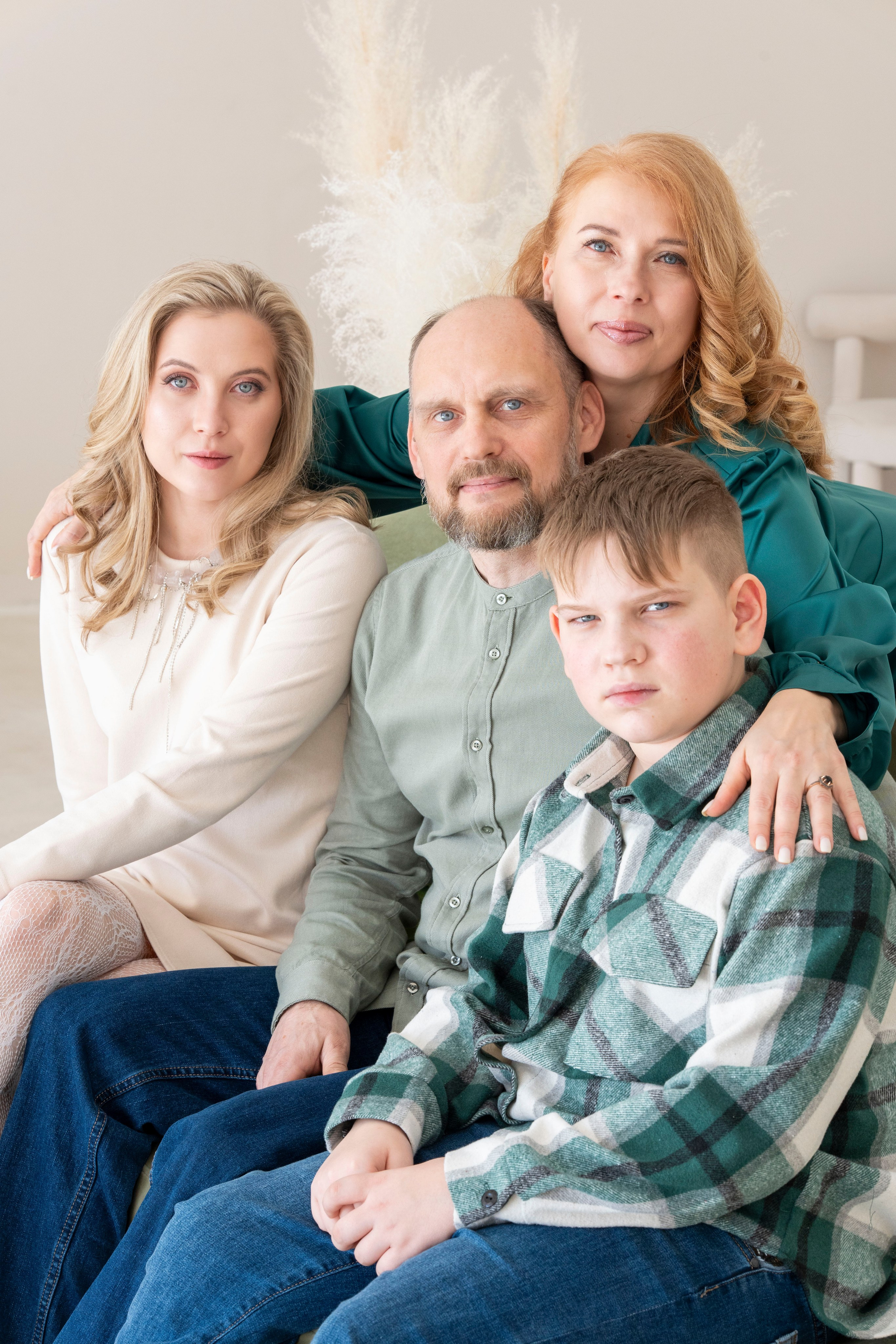 Марина, Андрей, Вероника, Никита и Роман. Главная