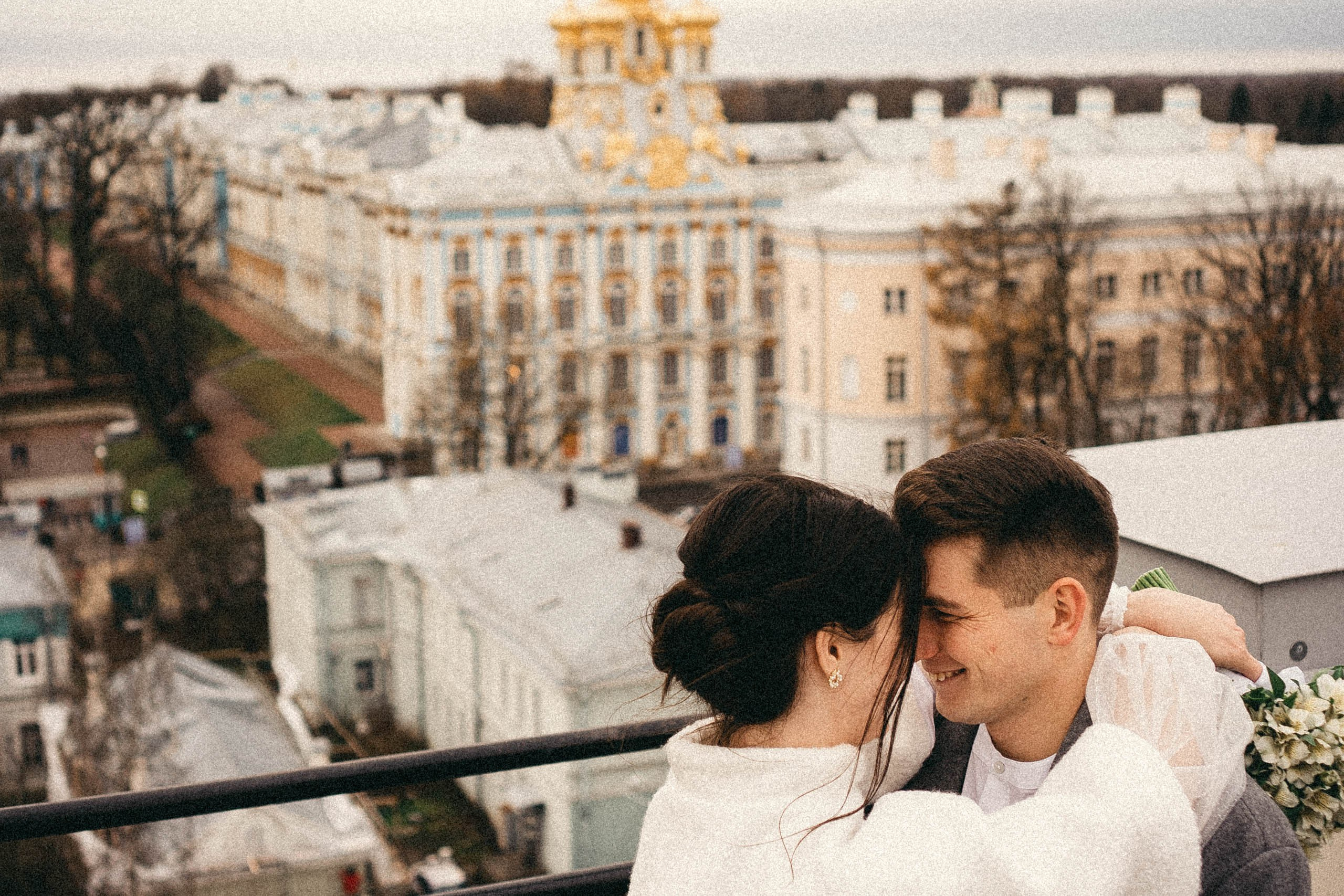 СВАДЕБНАЯ СЬЕМКА ПАРЫ В ГОРОДЕ ПУШКИН В ПАРКЕ ЕКАТЕРИНЕНСКОМ В НОЯБРЕ. Профессиональный фотограф, Санкт-Петербург — Виктория Богомолова