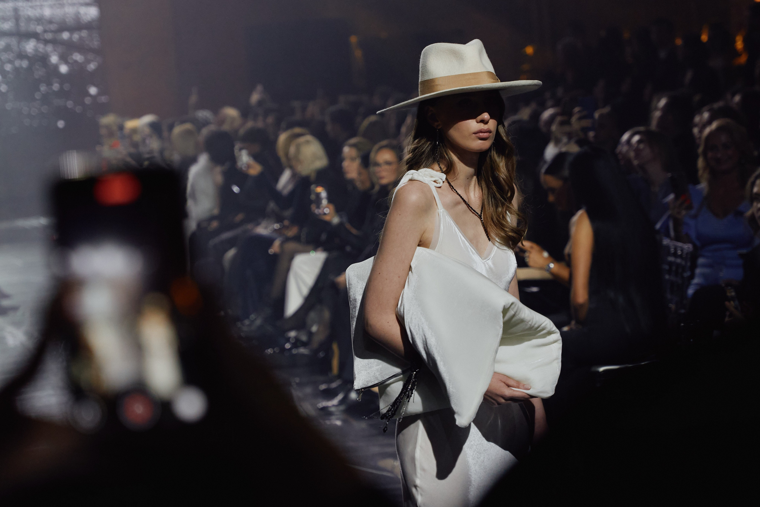 Показ KAMERGER | ODETTA. Свадебный фотограф и видеограф из Санкт-Петербурга Агарков Никита