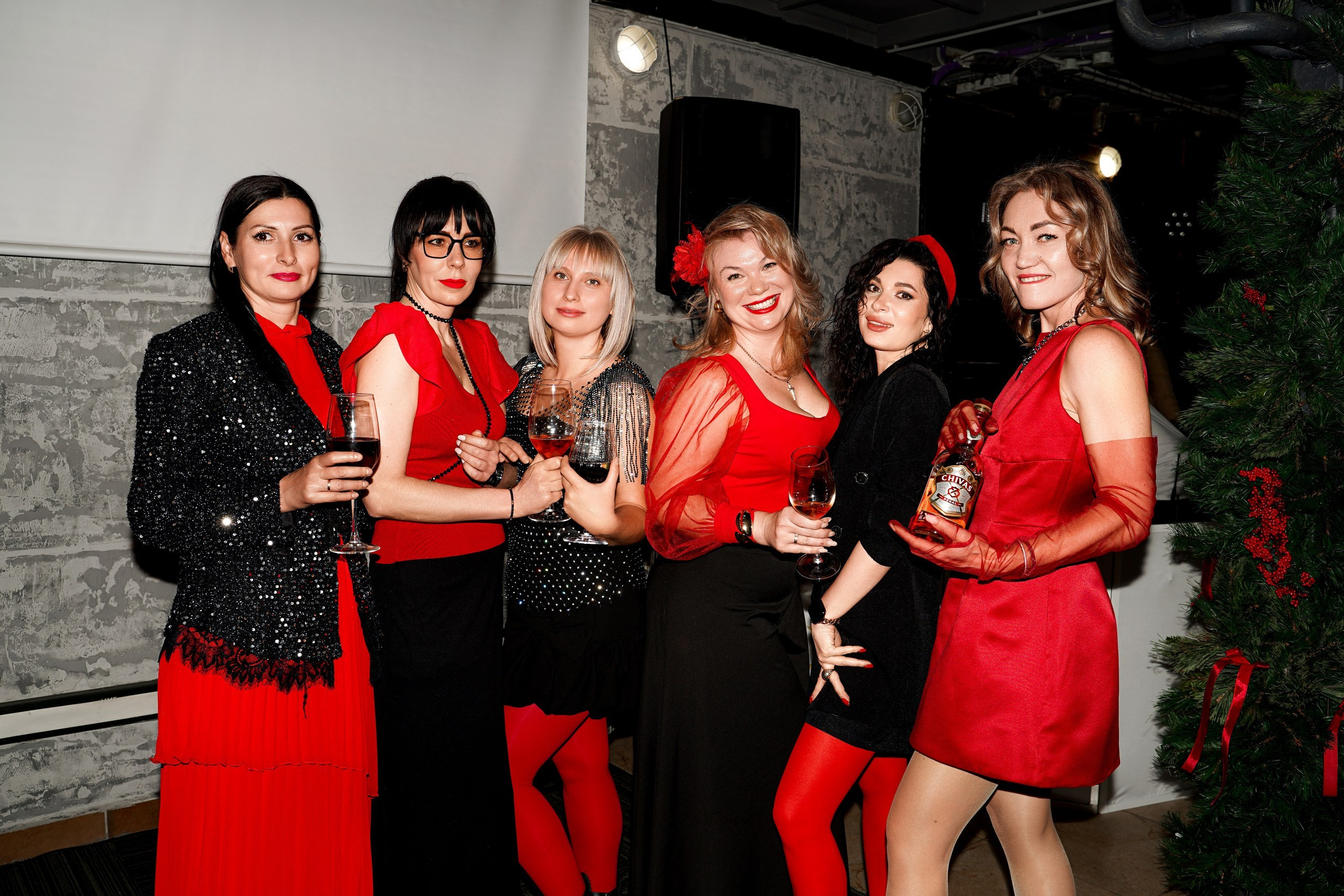 Новогодний корпоратив в ресторане Балаган в Ростов-на-Дону. Свадебный фотограф в Ростове-на-Дону. Таинство Крещения и Венчания, семейные фотосессии. Алёна Чёботова