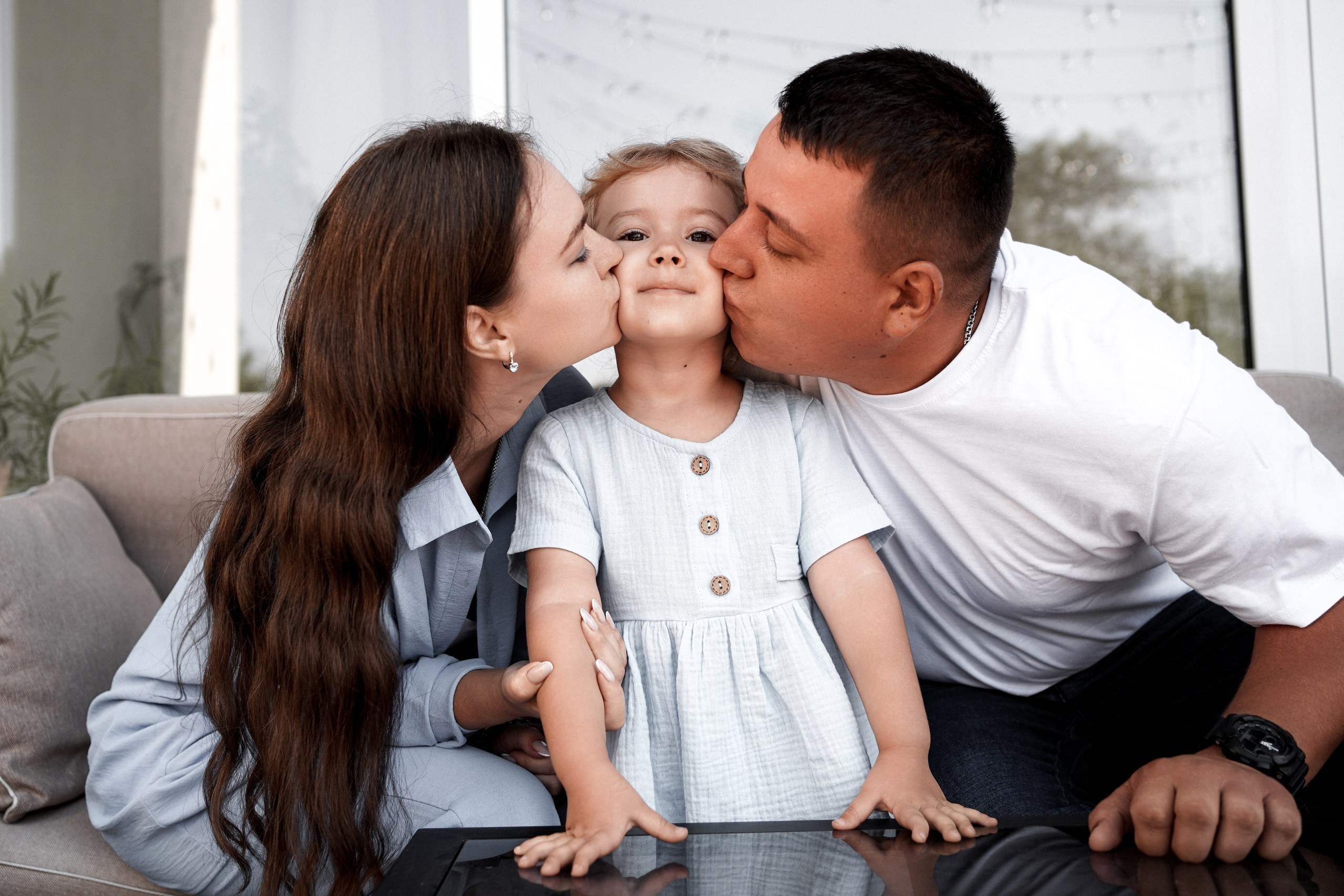 Семейная фотосессия в студии Терра в Новочеркасске. Фотограф Ростов-на-Дону. Свадебный фотограф в Ростове-на-Дону. Таинство Крещения и Венчания, семейные фотосессии. Алёна Чёботова