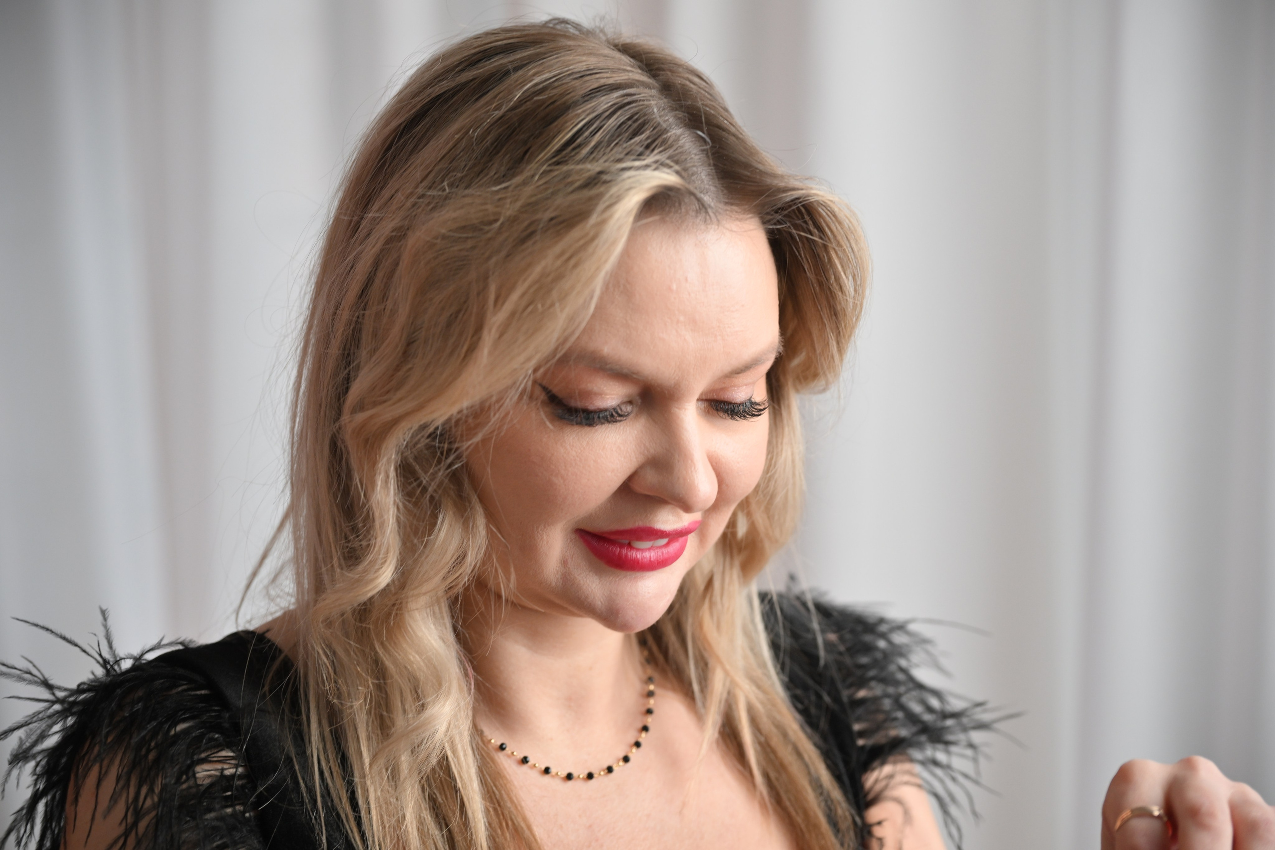 КРАСНАЯ КОМНАТА КСЕНИЯ СЕМЕНЦОВА. Фотограф в Санкт-Петербурге Сафронов Николай