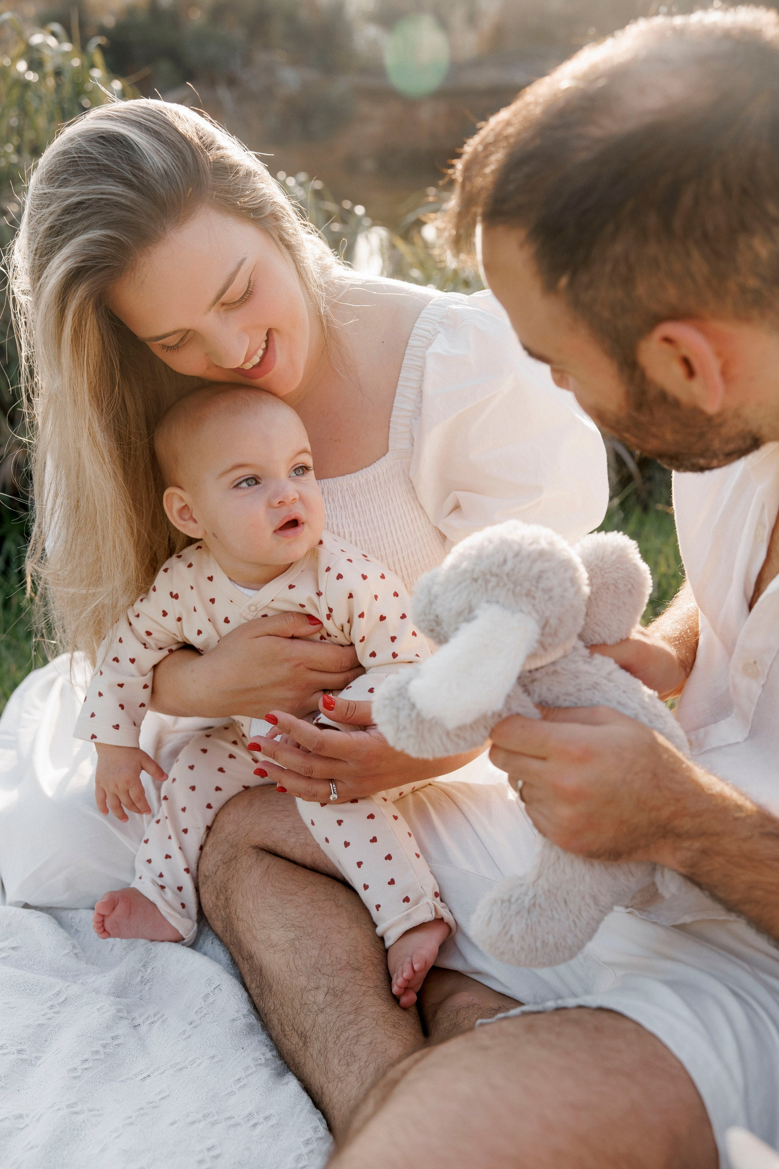 First year photoshoot inside the park (sunset). Wedding and family photographer