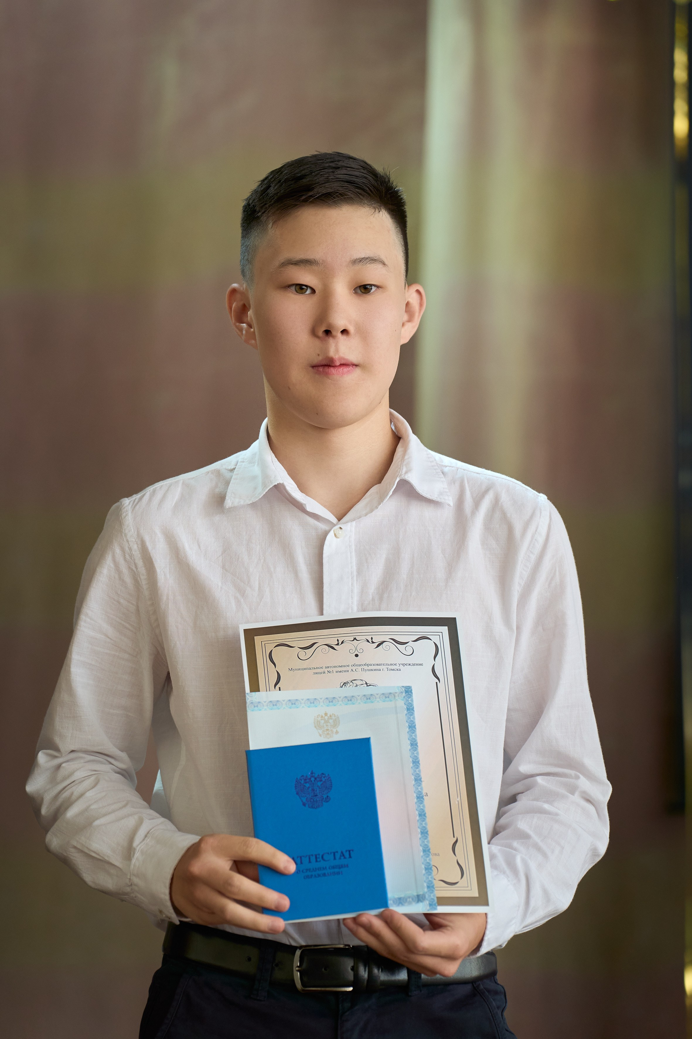 Вручение аттестатов 11 класс. Репортажный и портретный фотограф в Томске Ларионов Артём