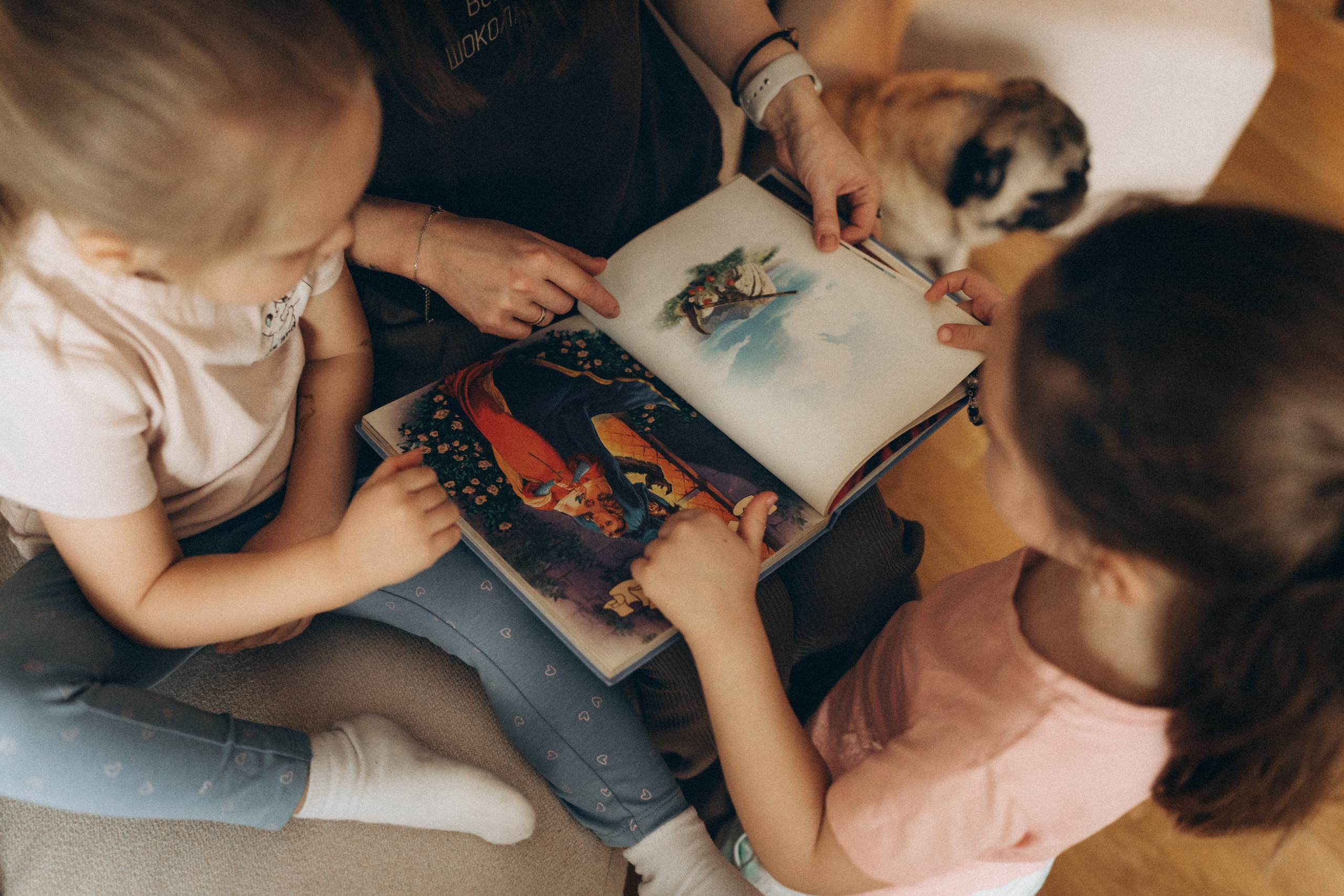 Уютная домашняя фотосессия Любы Димы Веры и Алины. Детский, семейный и ньюборн фотограф в Москве Юлия Шуарт