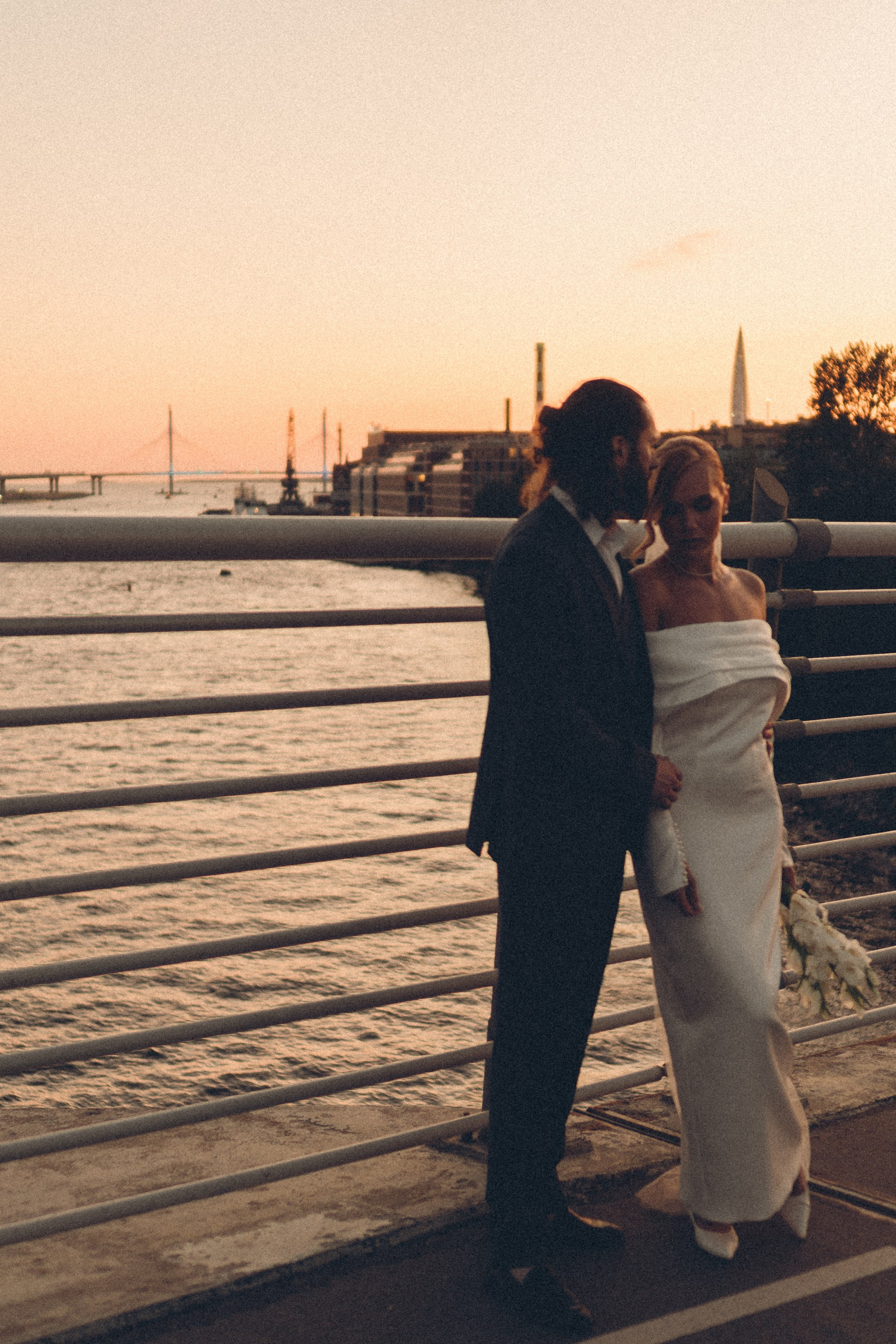 СВАДЕБНАЯ СЬЕМКА ВОЗЛЕ МСОТА БЕТАНКУРА НА КАБРИОЛЕТЕ. Профессиональный фотограф, Санкт-Петербург — Виктория Богомолова