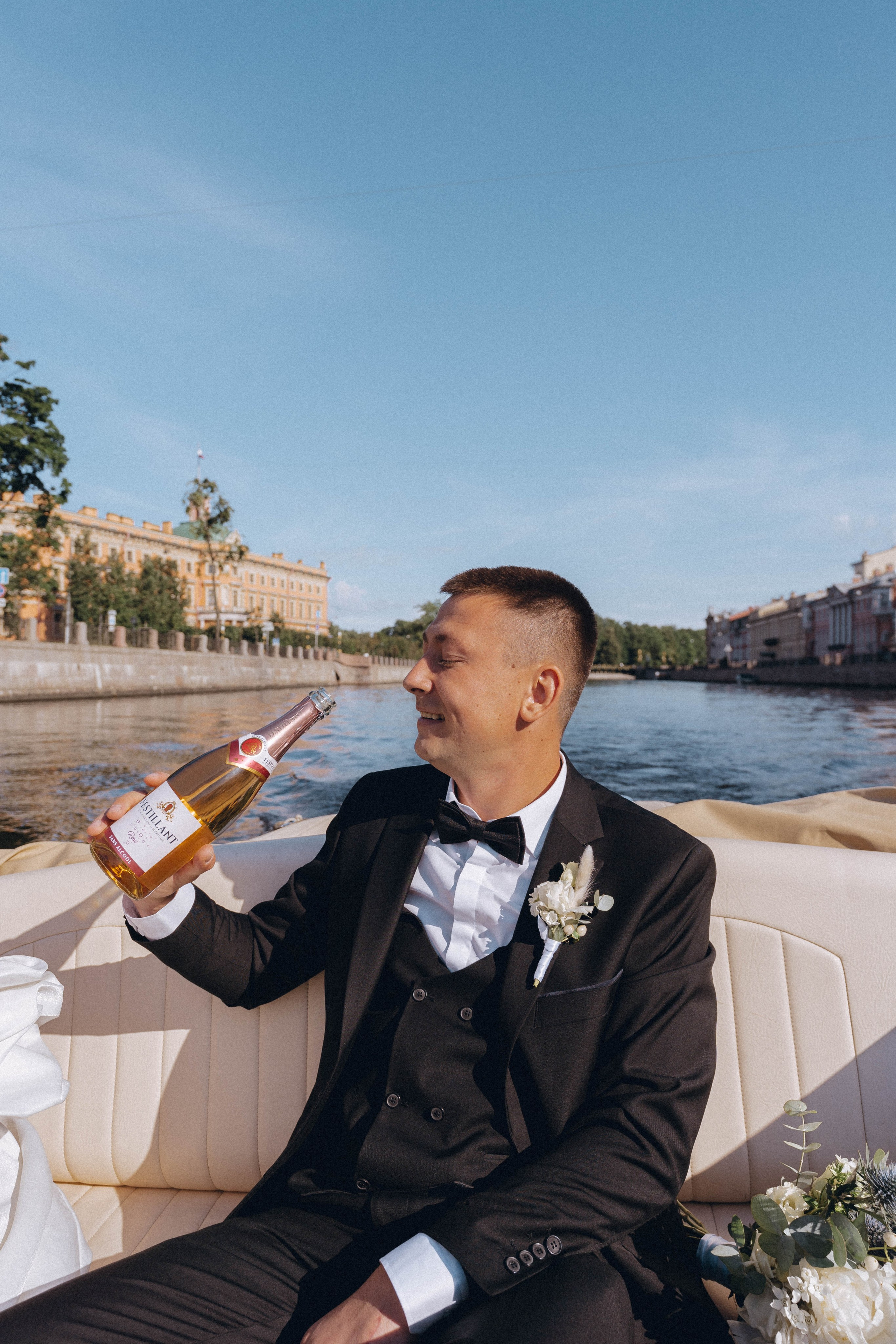 СВАДЕНБНАЯ СЬЕМКА НА КАТЕРЕ ПО КАНАЛАМ САНКТ-ПЕТЕРБУРГА И В АКВАТОРИИ НЕВЫ. Профессиональный фотограф, Санкт-Петербург — Виктория Богомолова