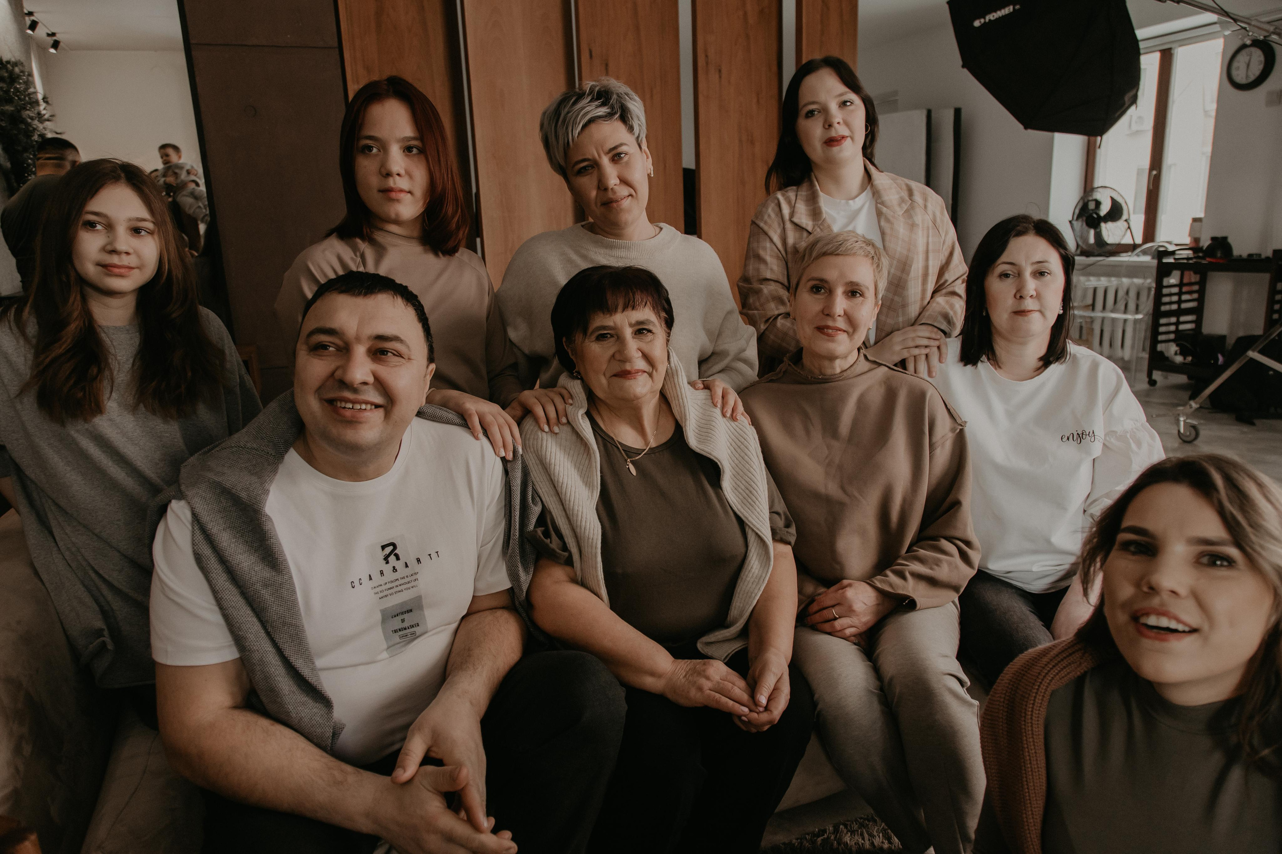 Большая семья. Фотограф Авилова Дарья ● Тюмень● Съемка больших семей ●Архив поколений