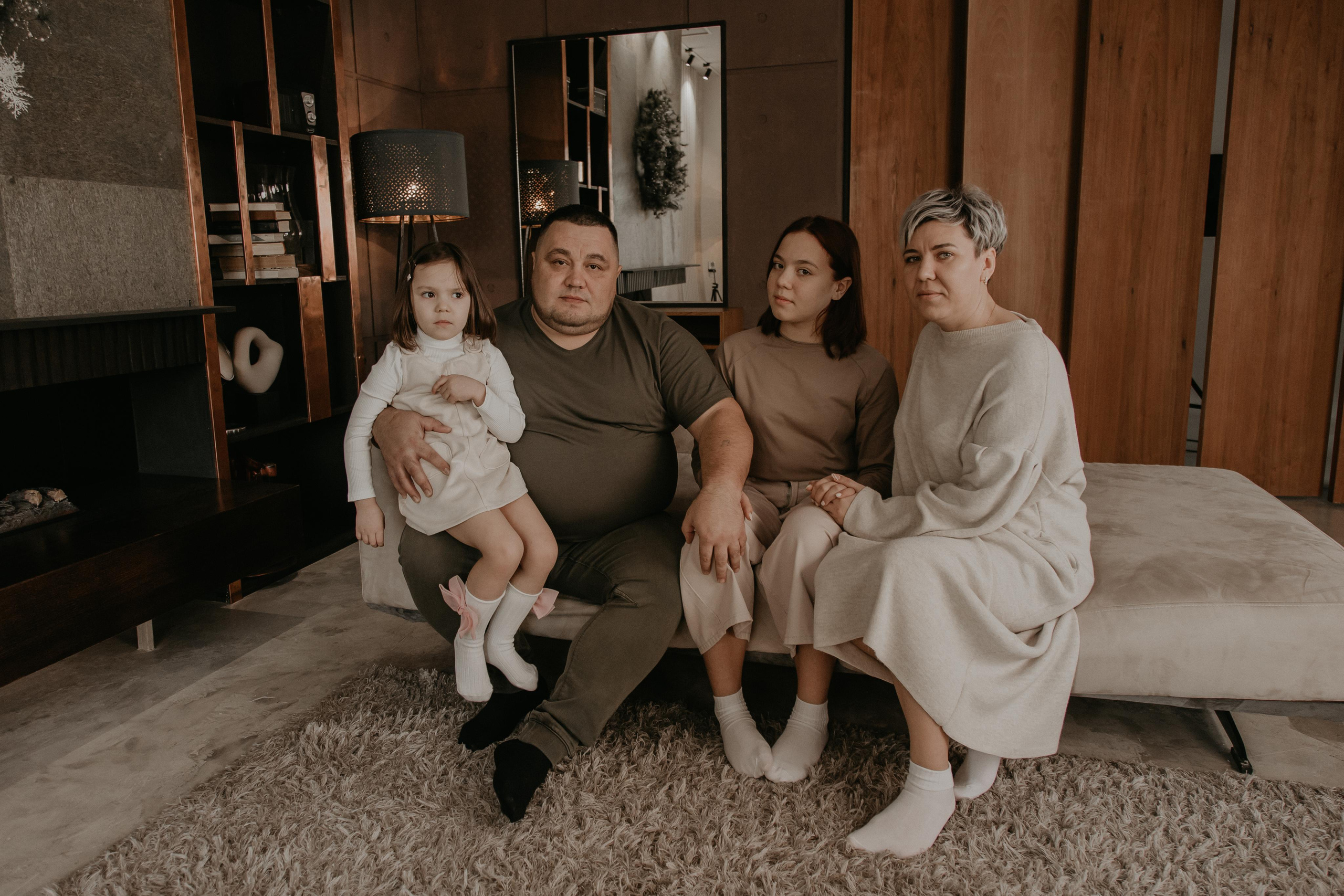 Большая семья. Фотограф Авилова Дарья ● Тюмень● Съемка больших семей ●Архив поколений