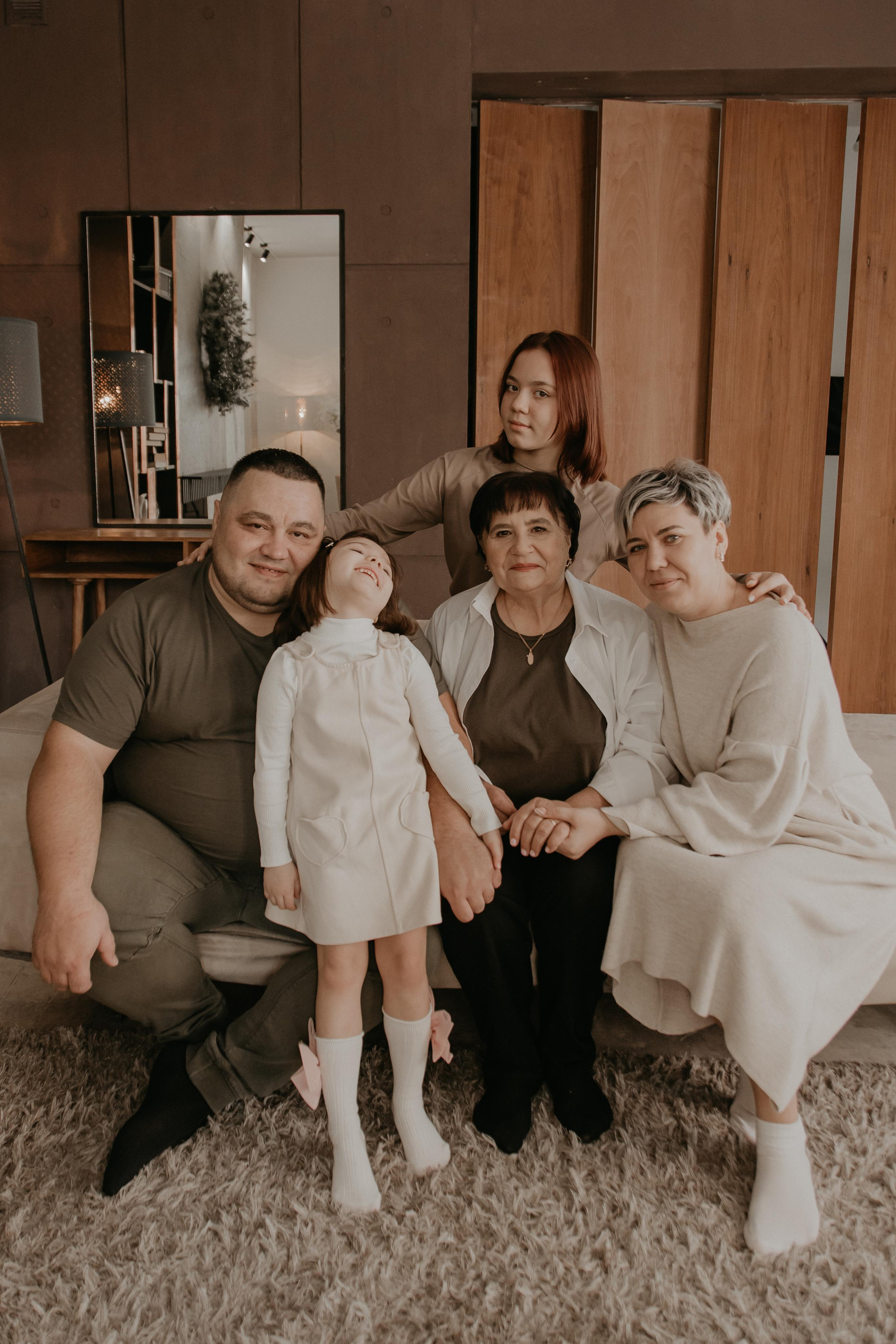 Большая семья. Фотограф Авилова Дарья ● Тюмень● Съемка больших семей ●Архив поколений