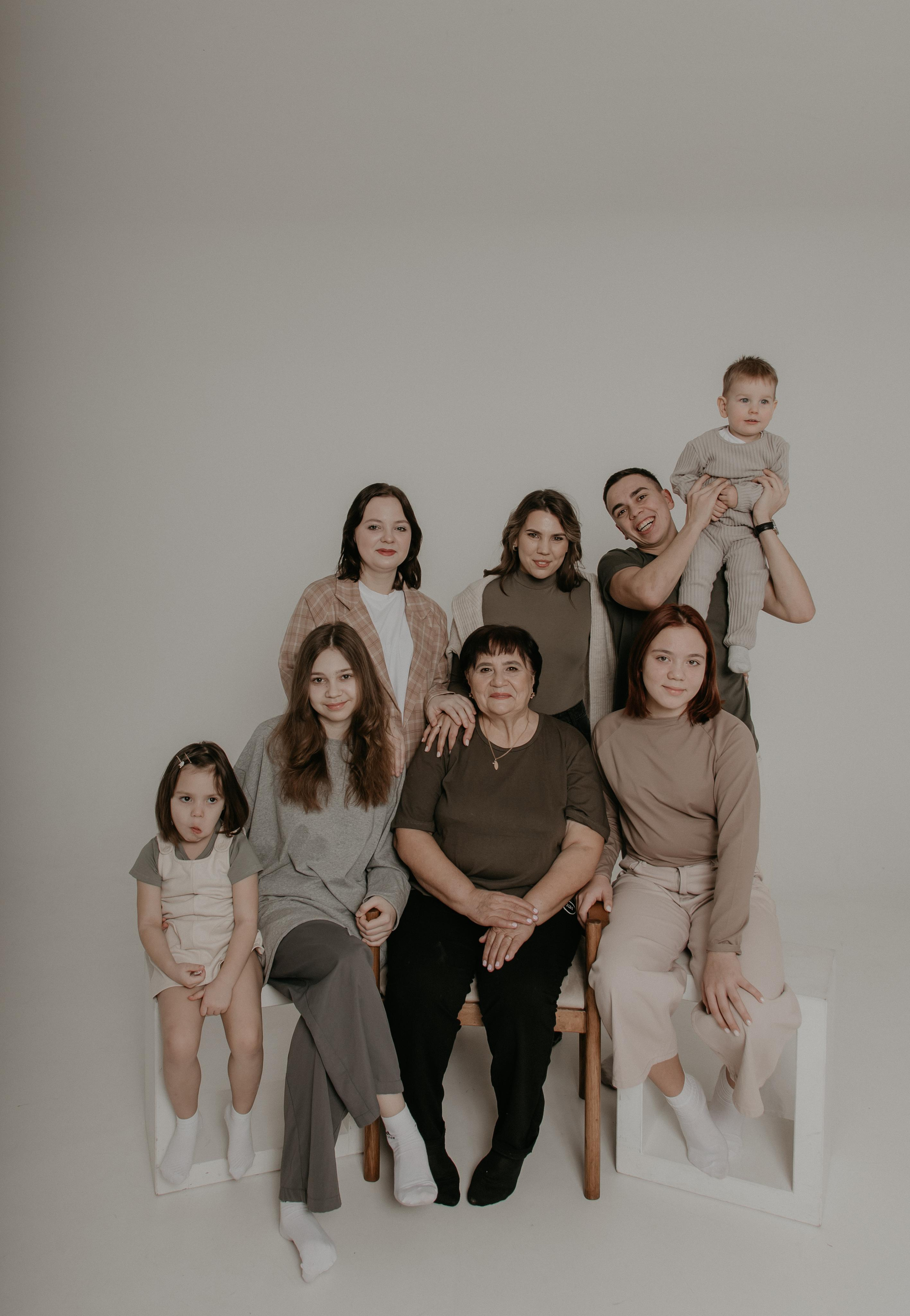 Большая семья. Фотограф Авилова Дарья ● Тюмень● Съемка больших семей ●Архив поколений