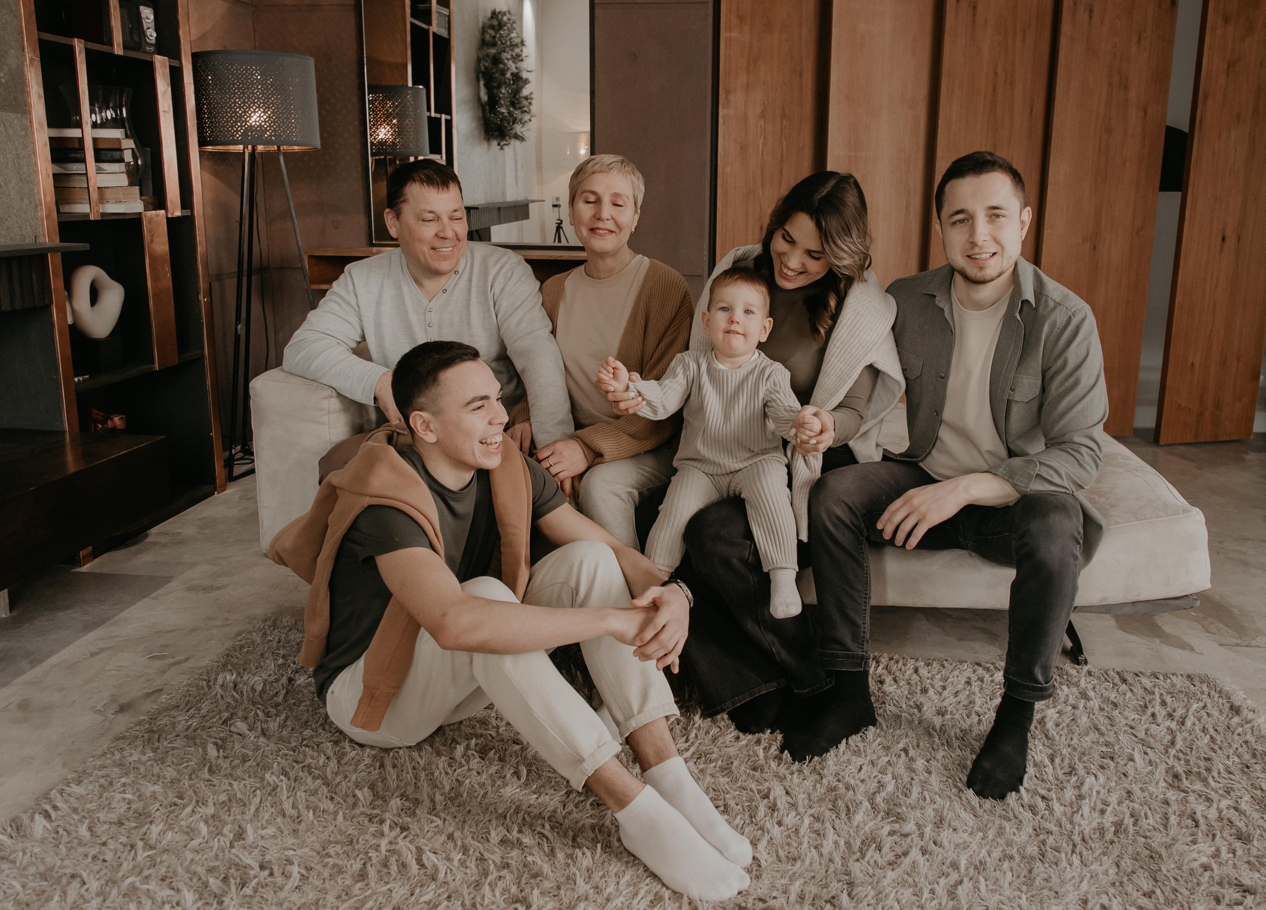 Большая семья. Фотограф Авилова Дарья ● Тюмень● Съемка больших семей ●Архив поколений