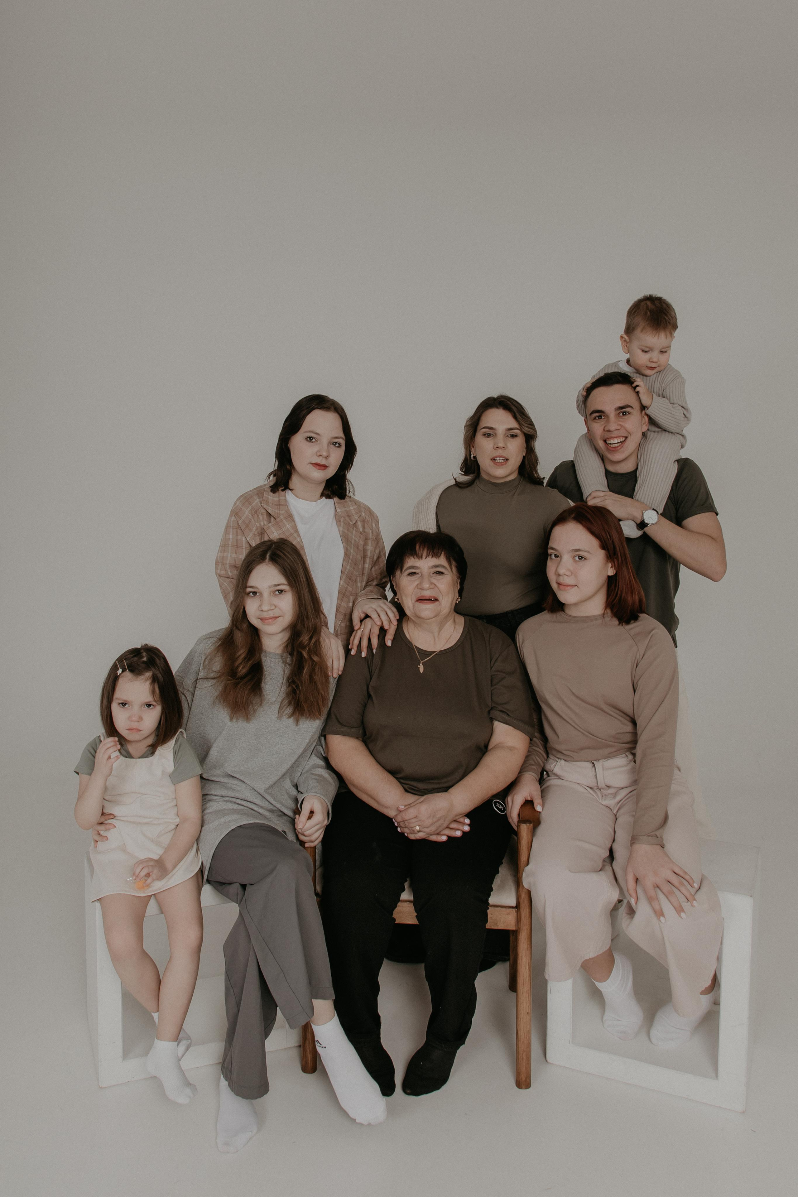 Большая семья. Фотограф Авилова Дарья ● Тюмень● Съемка больших семей ●Архив поколений