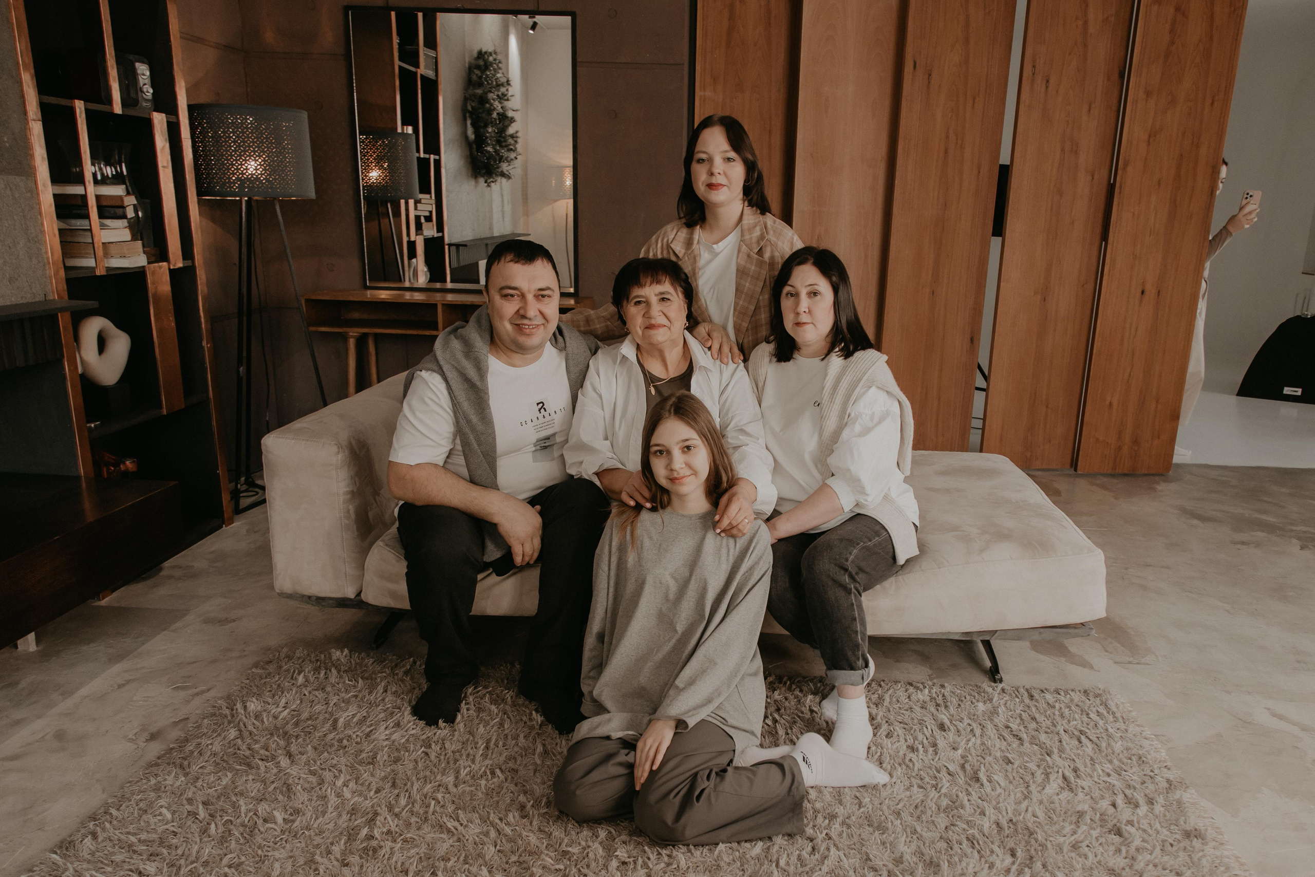 Большая семья. Фотограф Авилова Дарья ● Тюмень● Съемка больших семей ●Архив поколений