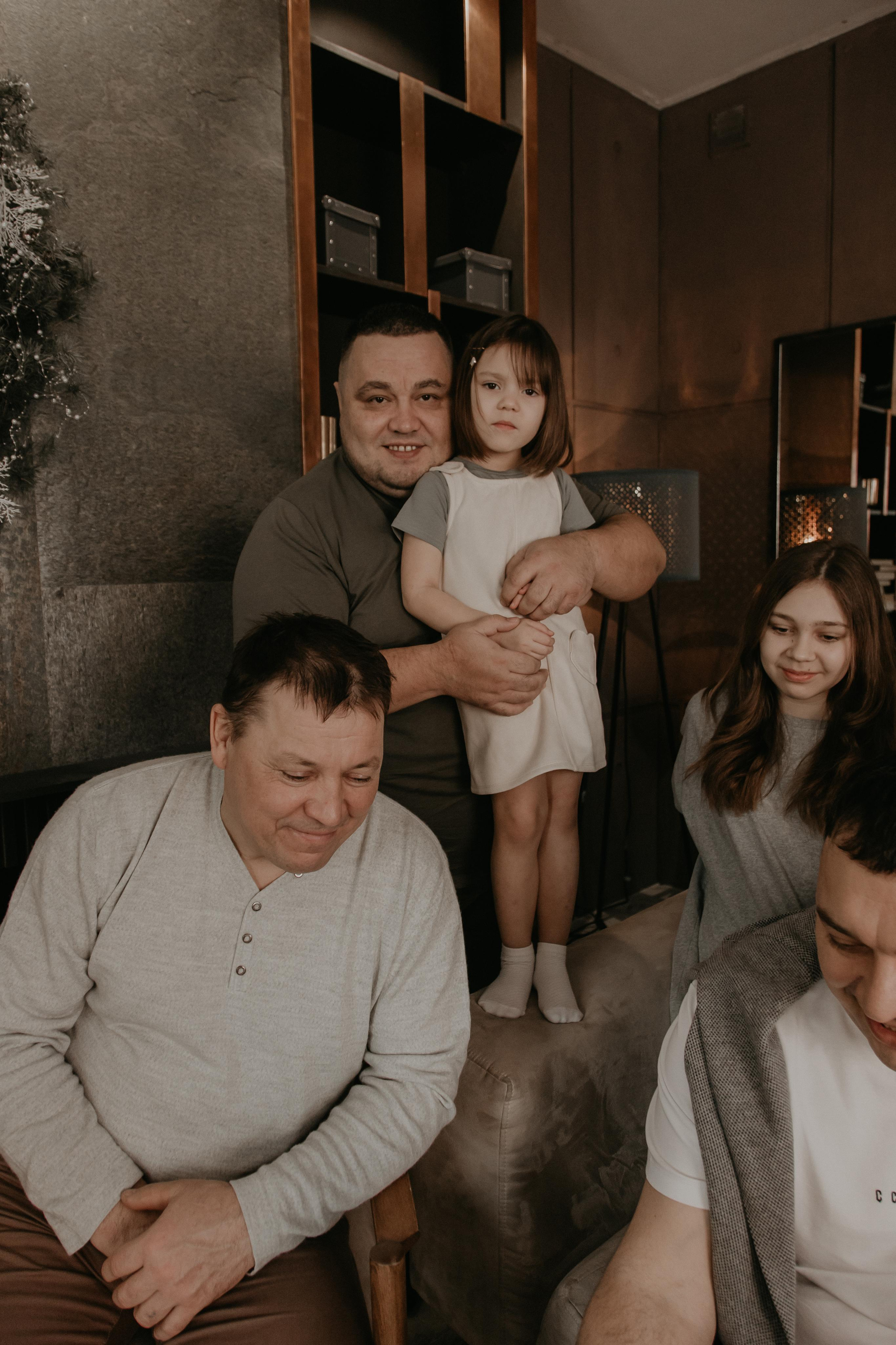 Большая семья. Фотограф Авилова Дарья ● Тюмень● Съемка больших семей ●Архив поколений