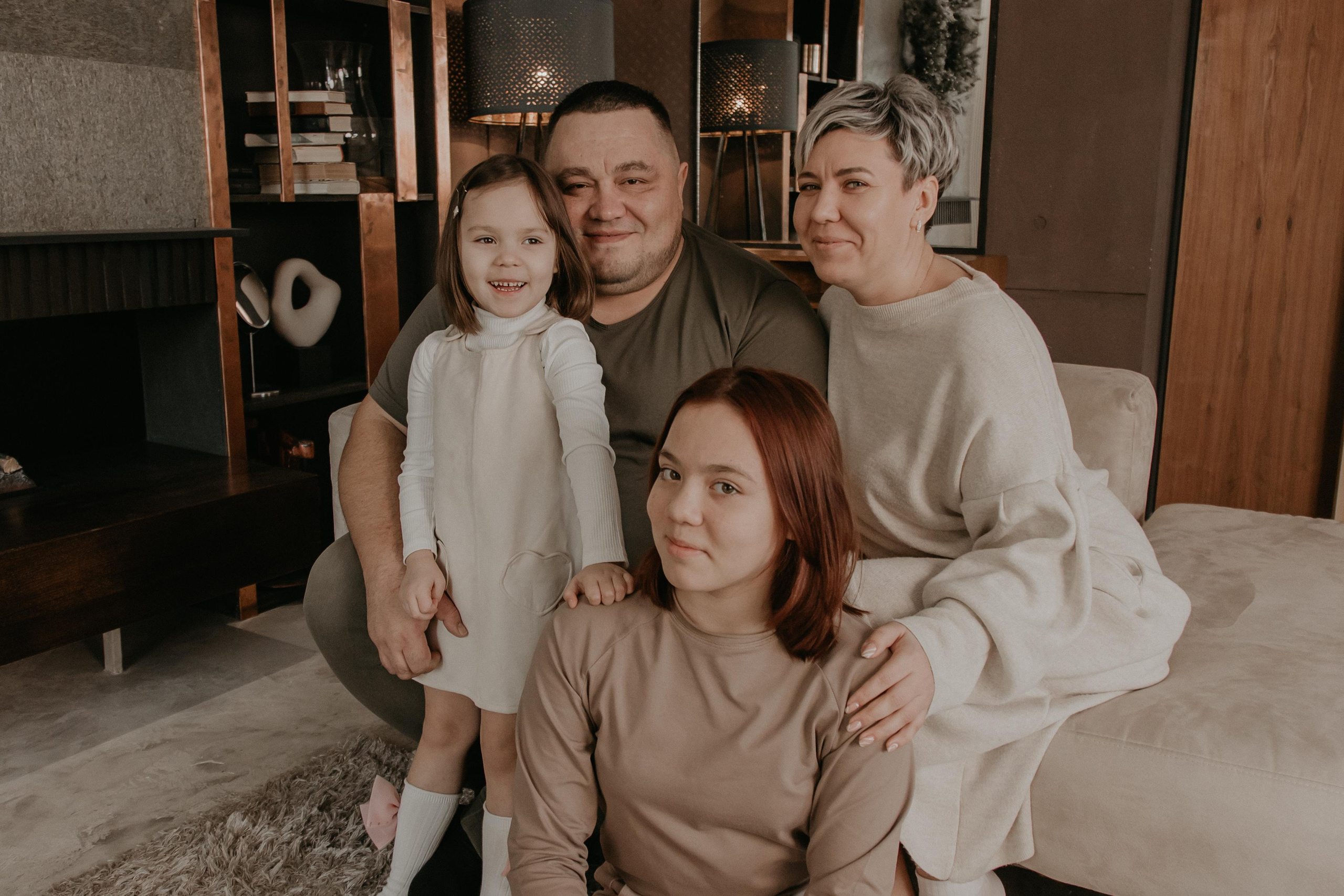 Большая семья. Фотограф Авилова Дарья ● Тюмень● Съемка больших семей ●Архив поколений