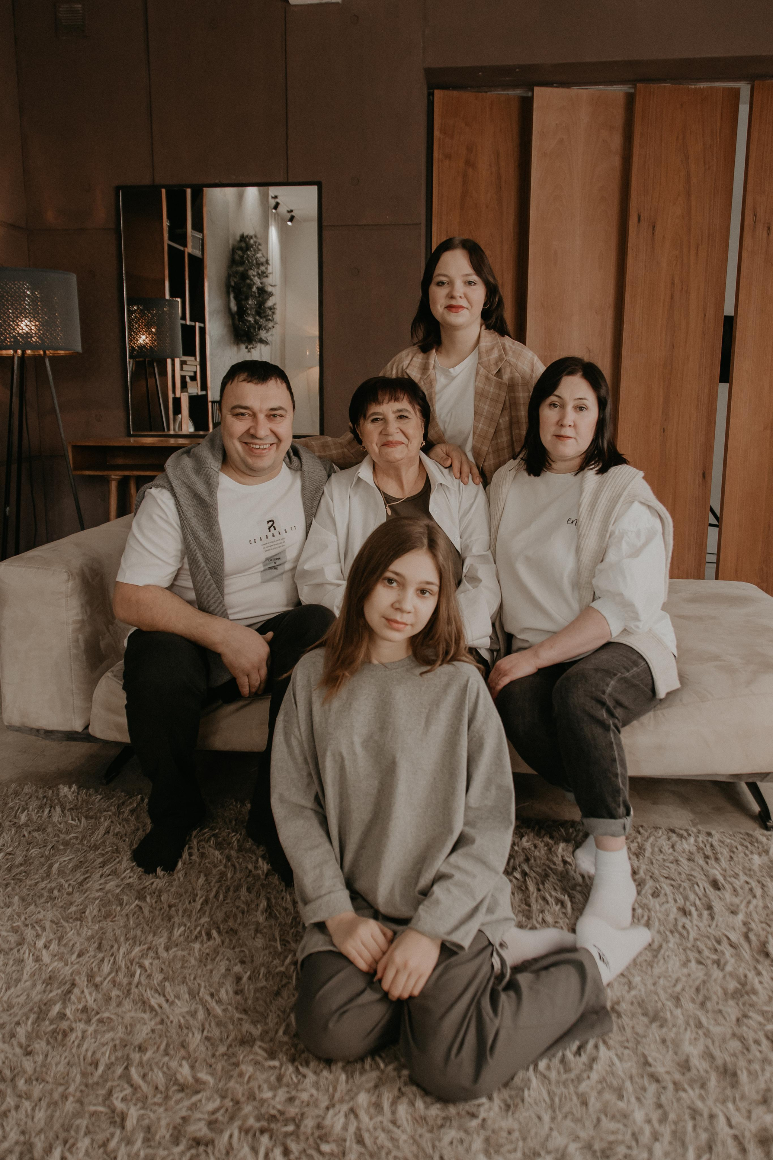 Большая семья. Фотограф Авилова Дарья ● Тюмень● Съемка больших семей ●Архив поколений