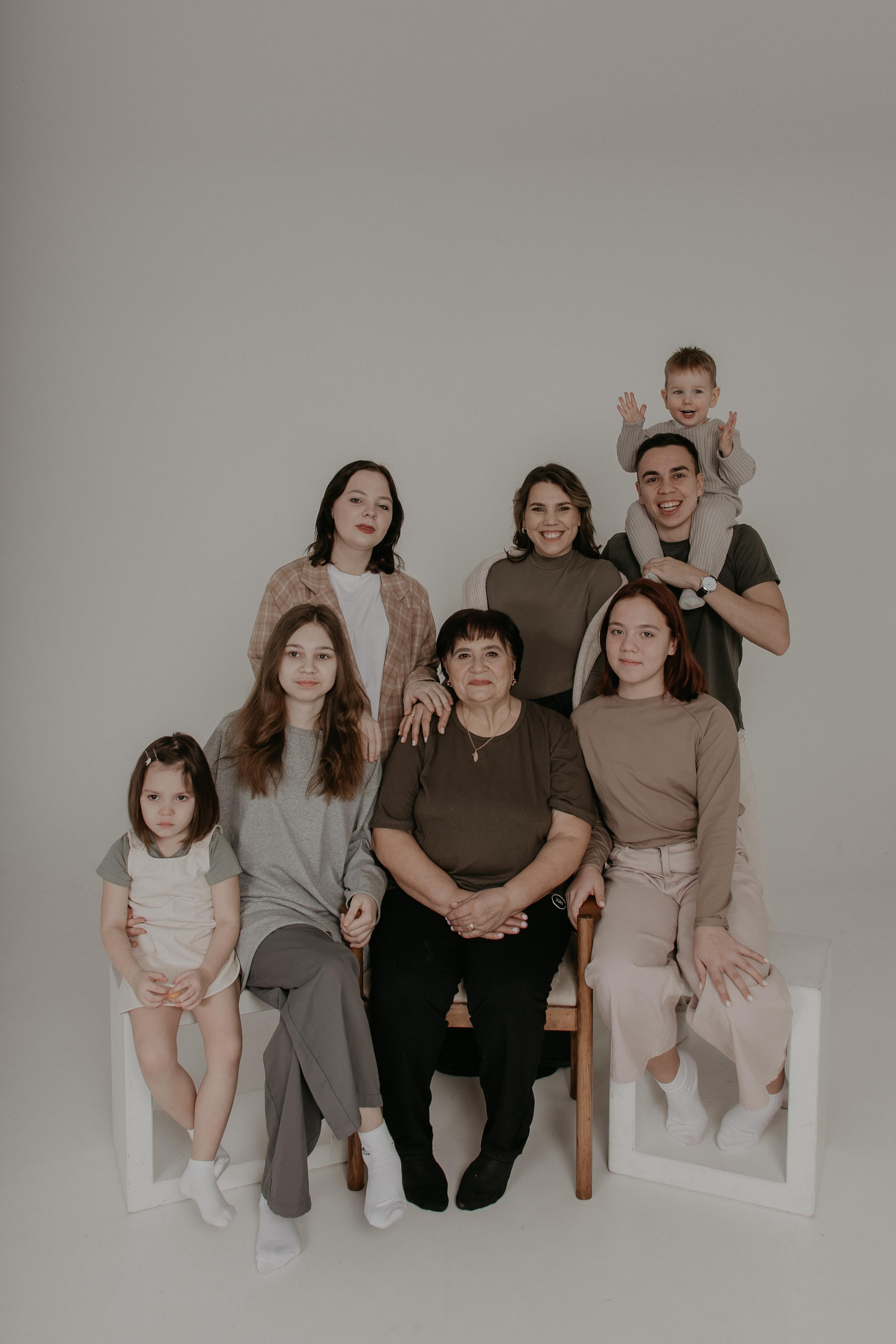 Большая семья. Фотограф Авилова Дарья ● Тюмень● Съемка больших семей ●Архив поколений