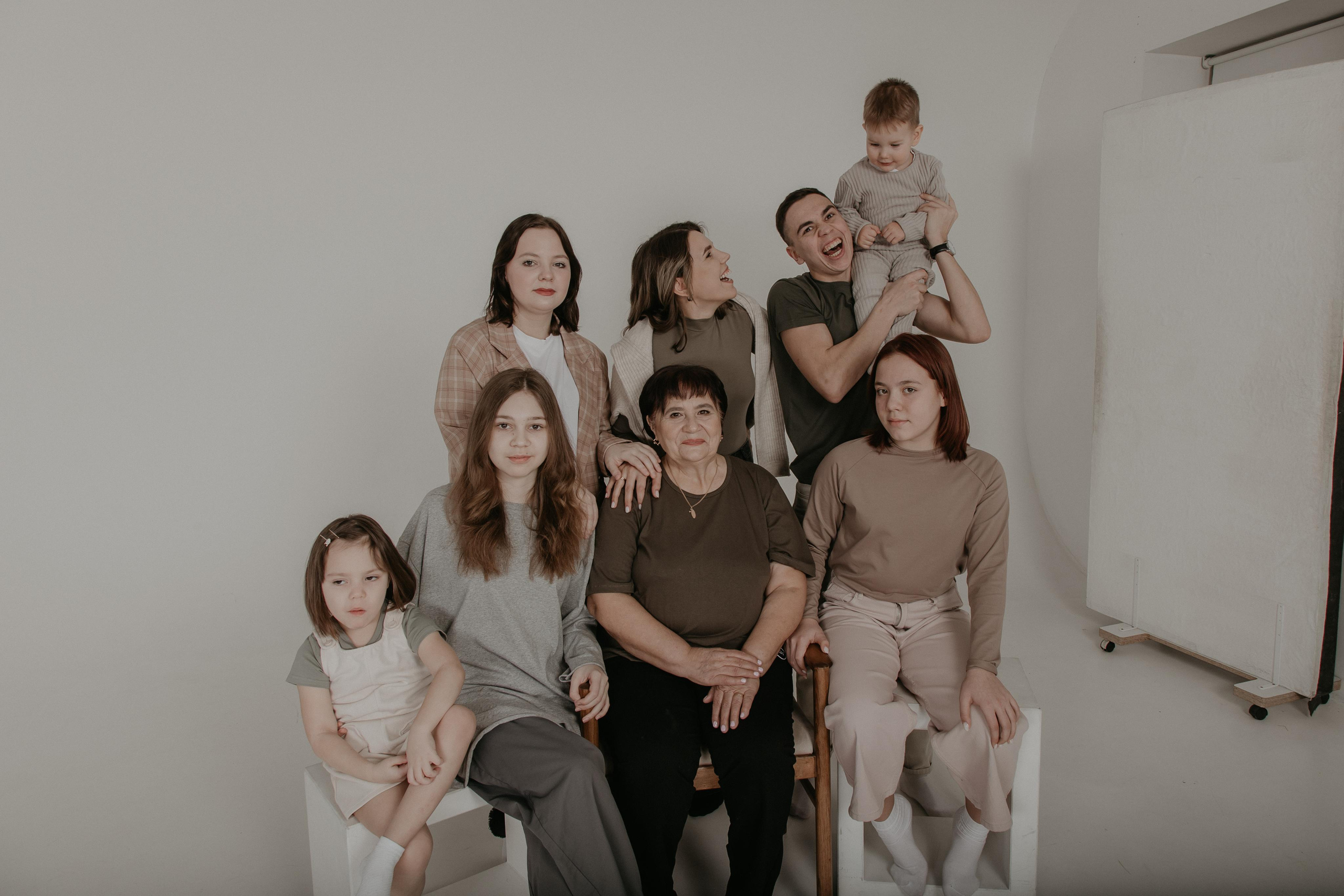 Большая семья. Фотограф Авилова Дарья ● Тюмень● Съемка больших семей ●Архив поколений