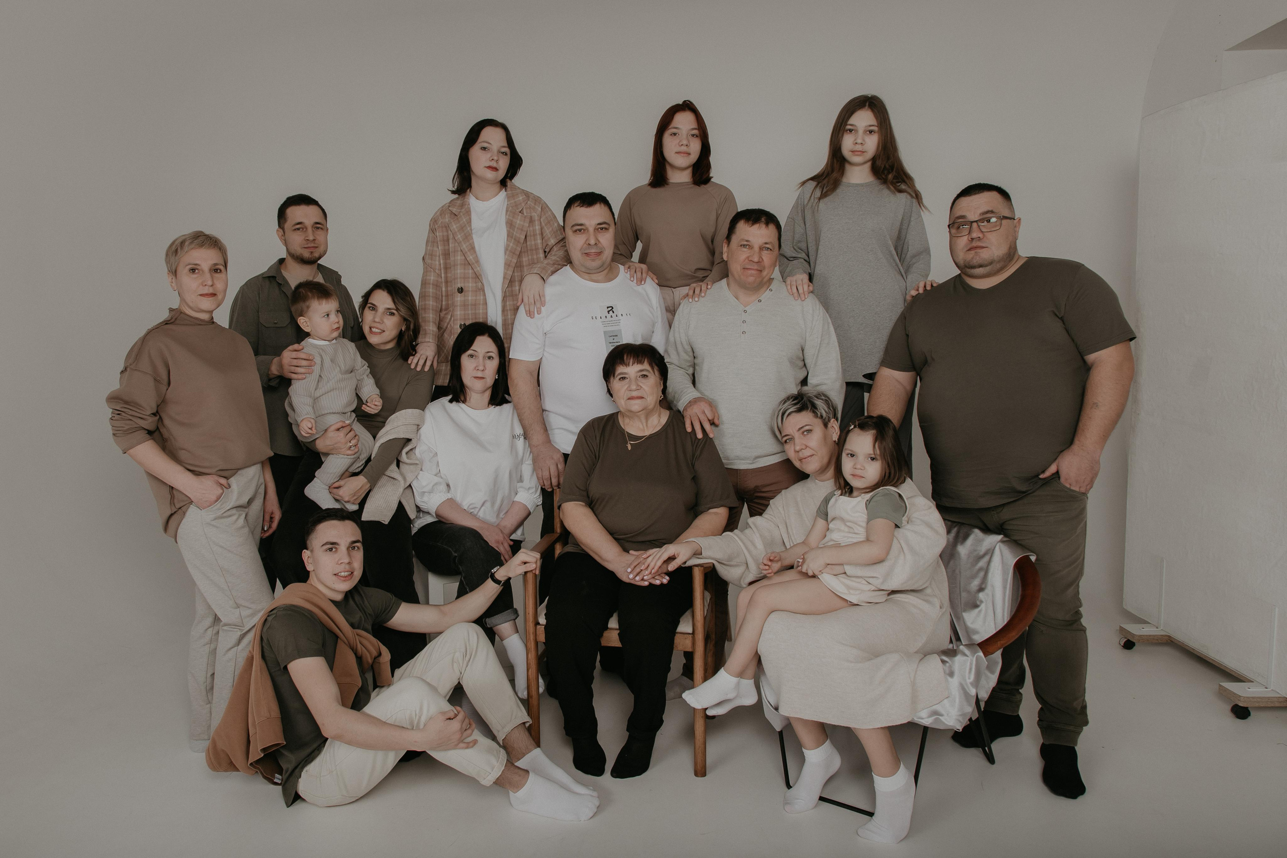 Большая семья. Фотограф Авилова Дарья ● Тюмень● Съемка больших семей ●Архив поколений