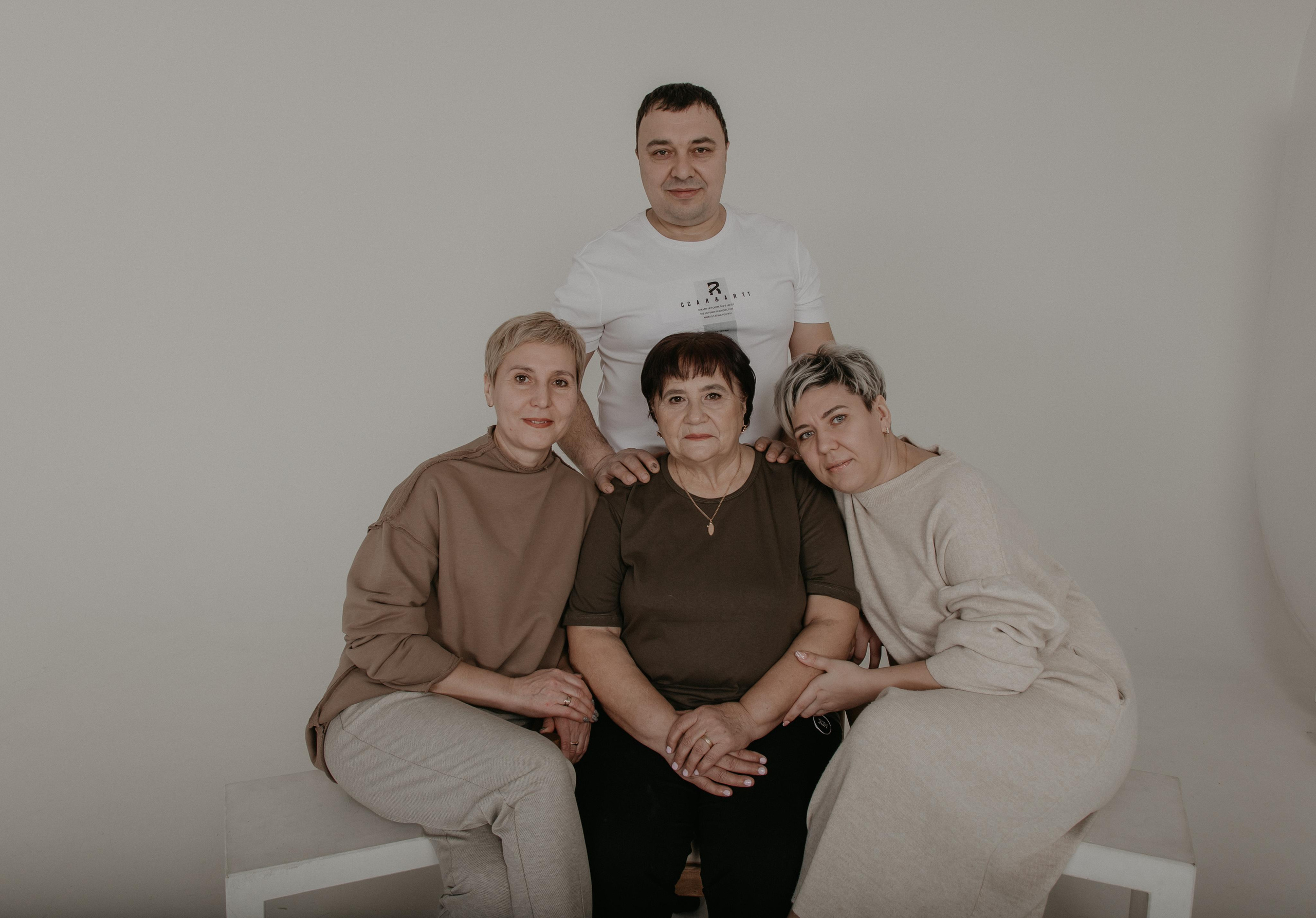 Большая семья. Фотограф Авилова Дарья ● Тюмень● Съемка больших семей ●Архив поколений