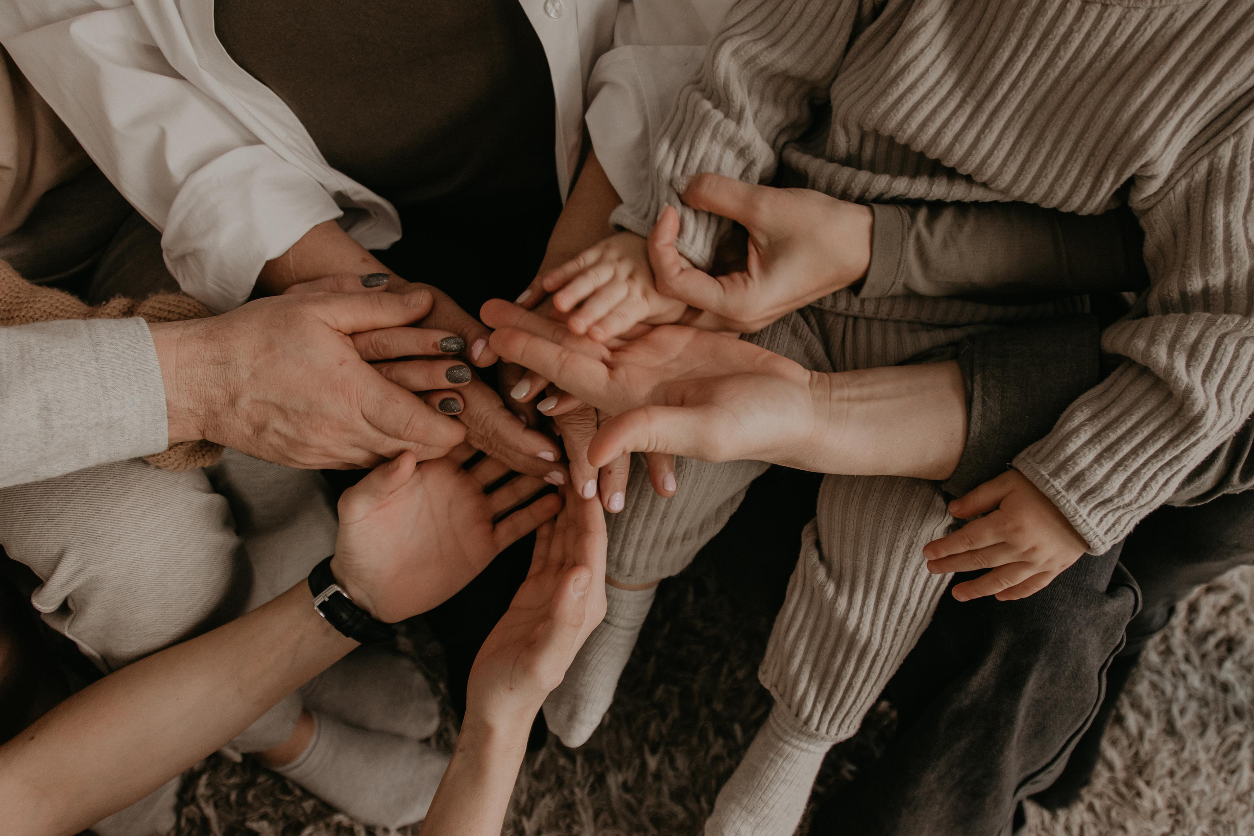 Большая семья. Фотограф Авилова Дарья ● Тюмень● Съемка больших семей ●Архив поколений