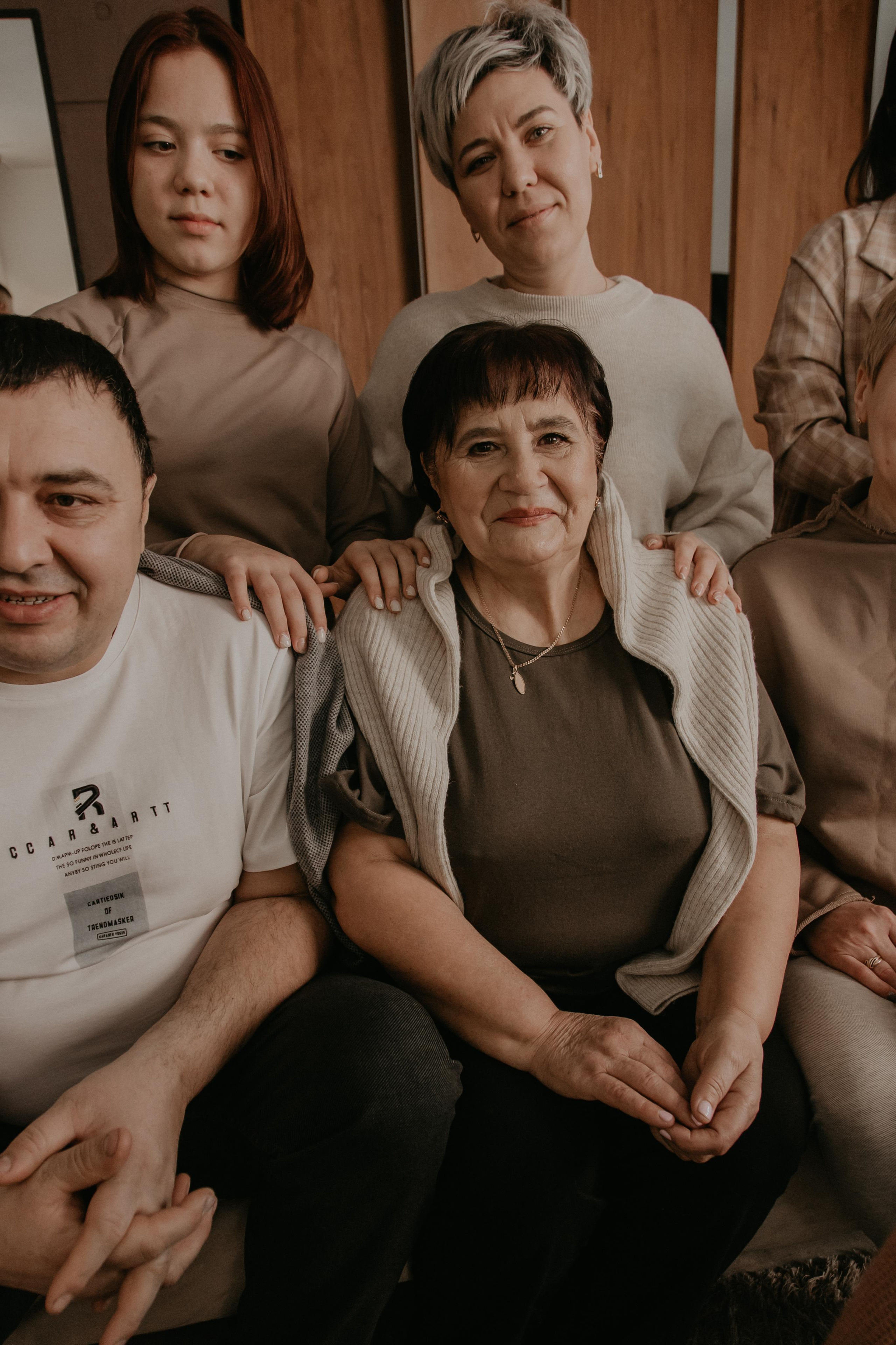 Большая семья. Фотограф Авилова Дарья ● Тюмень● Съемка больших семей ●Архив поколений