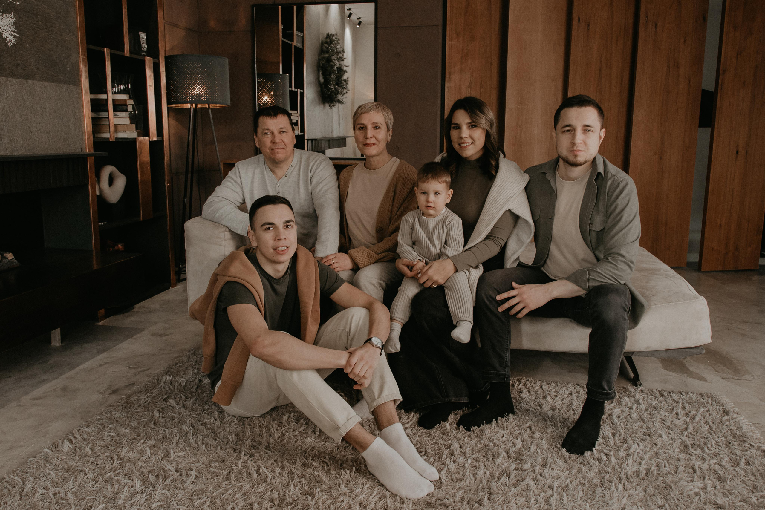 Большая семья. Фотограф Авилова Дарья ● Тюмень● Съемка больших семей ●Архив поколений