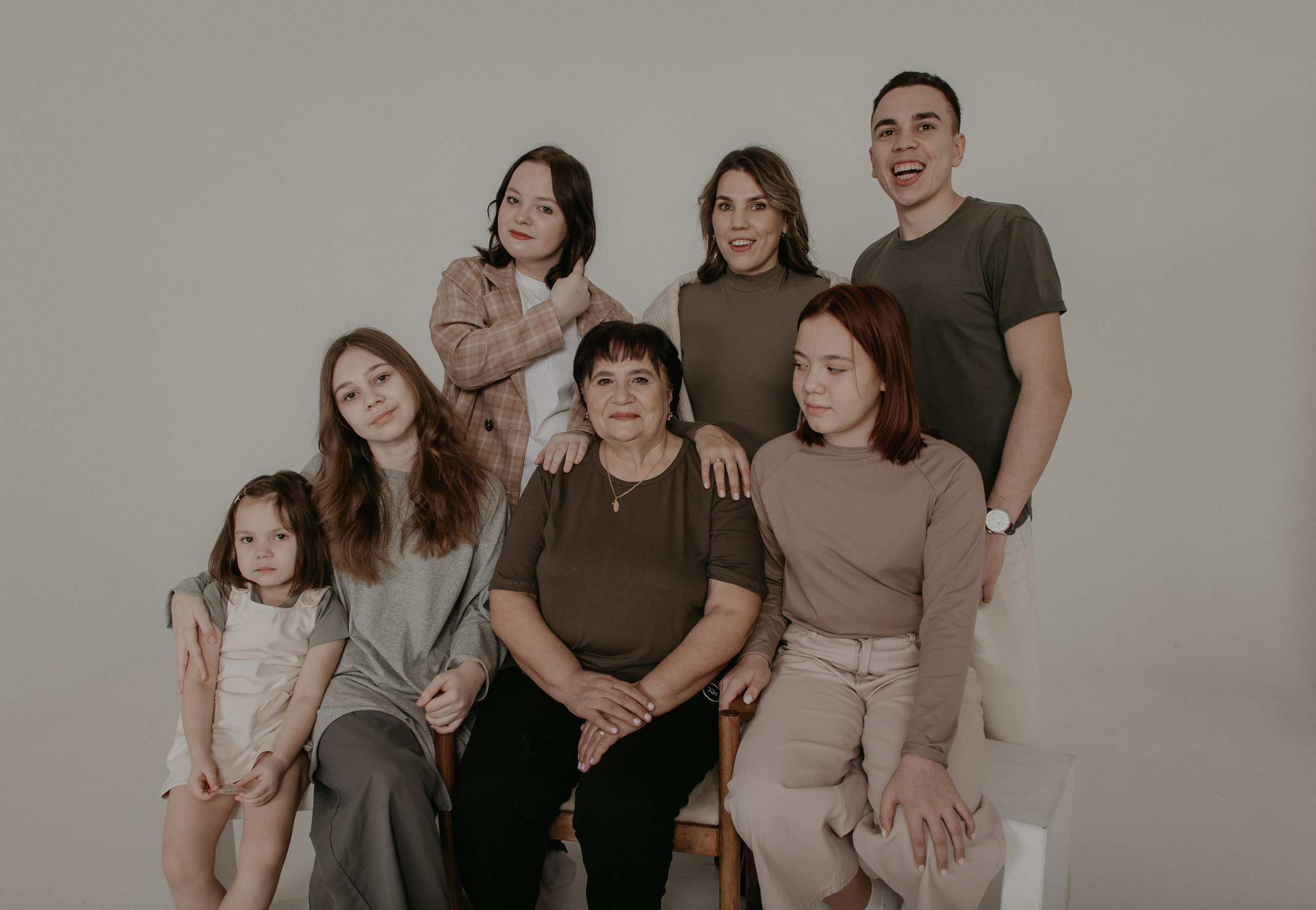 Большая семья. Фотограф Авилова Дарья ● Тюмень● Съемка больших семей ●Архив поколений