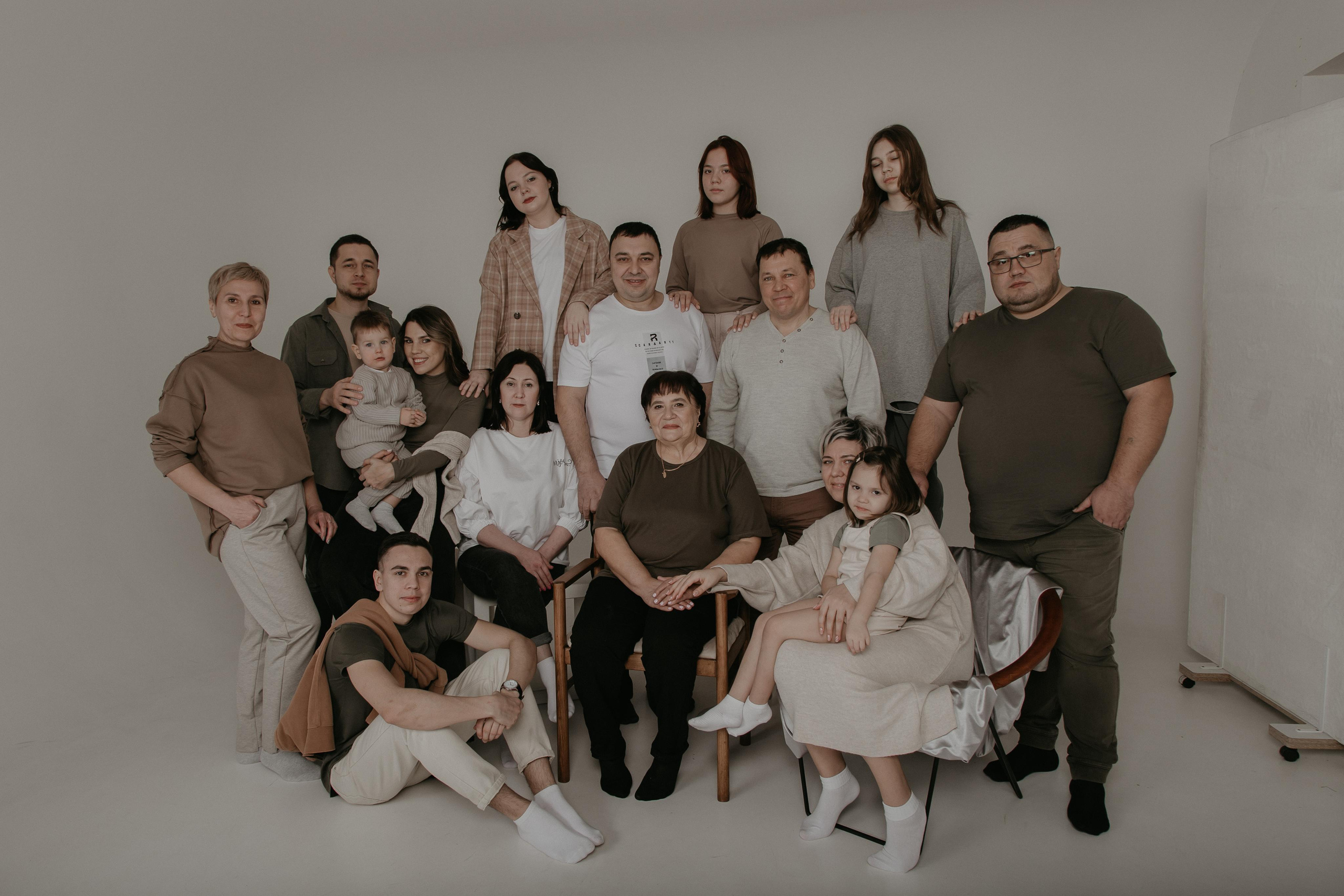 Большая семья. Фотограф Авилова Дарья ● Тюмень● Съемка больших семей ●Архив поколений