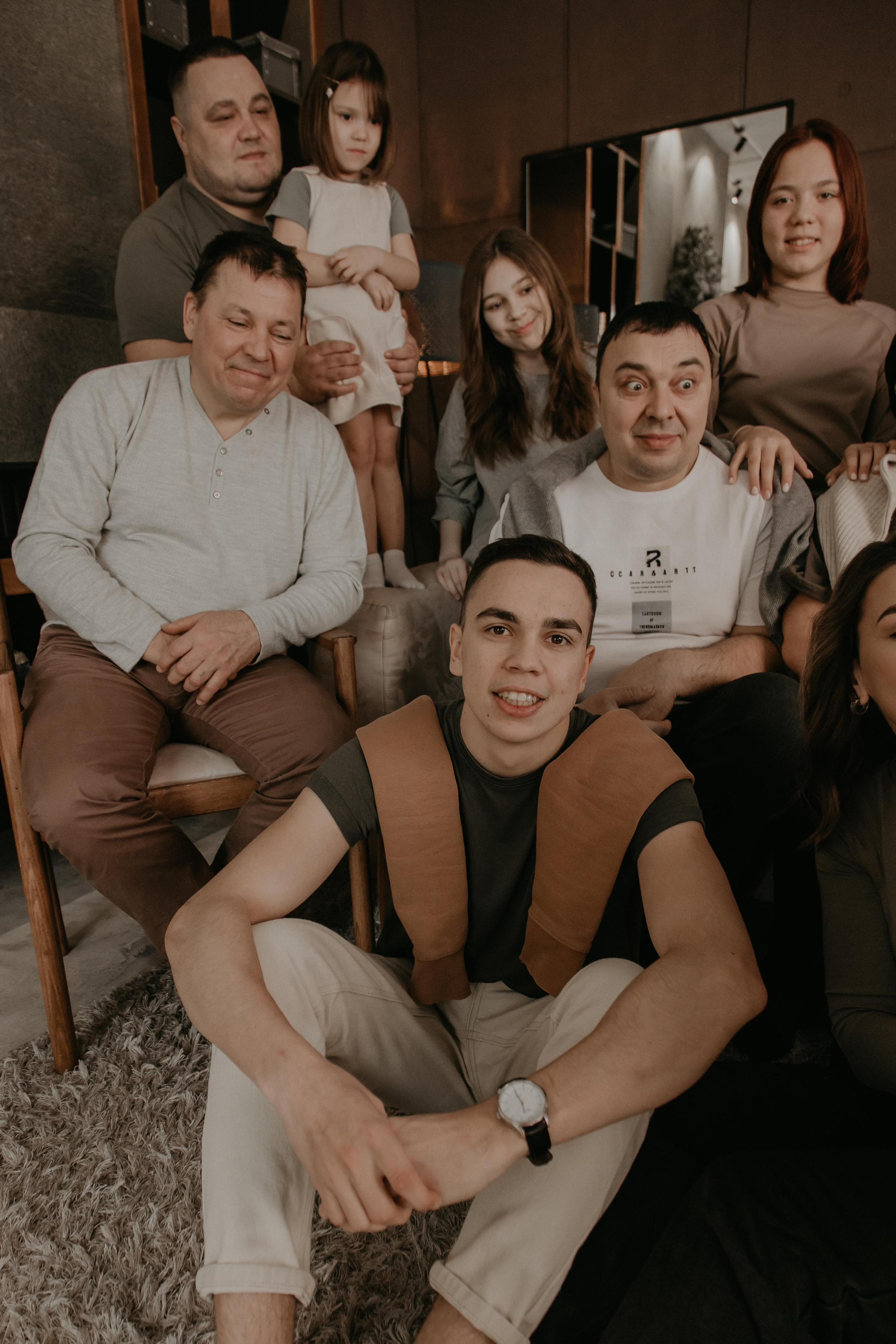 Большая семья. Фотограф Авилова Дарья ● Тюмень● Съемка больших семей ●Архив поколений