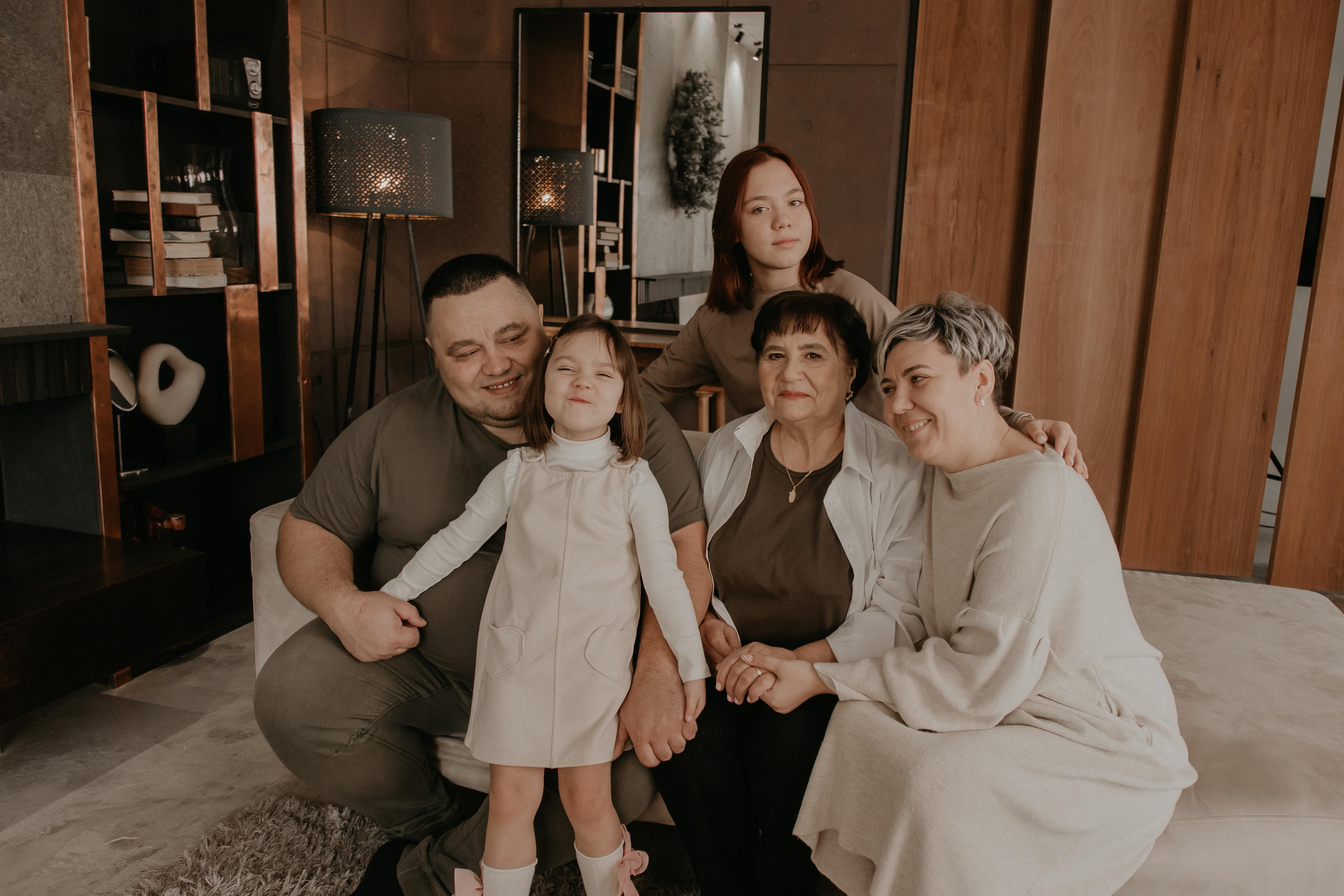 Большая семья. Фотограф Авилова Дарья ● Тюмень● Съемка больших семей ●Архив поколений